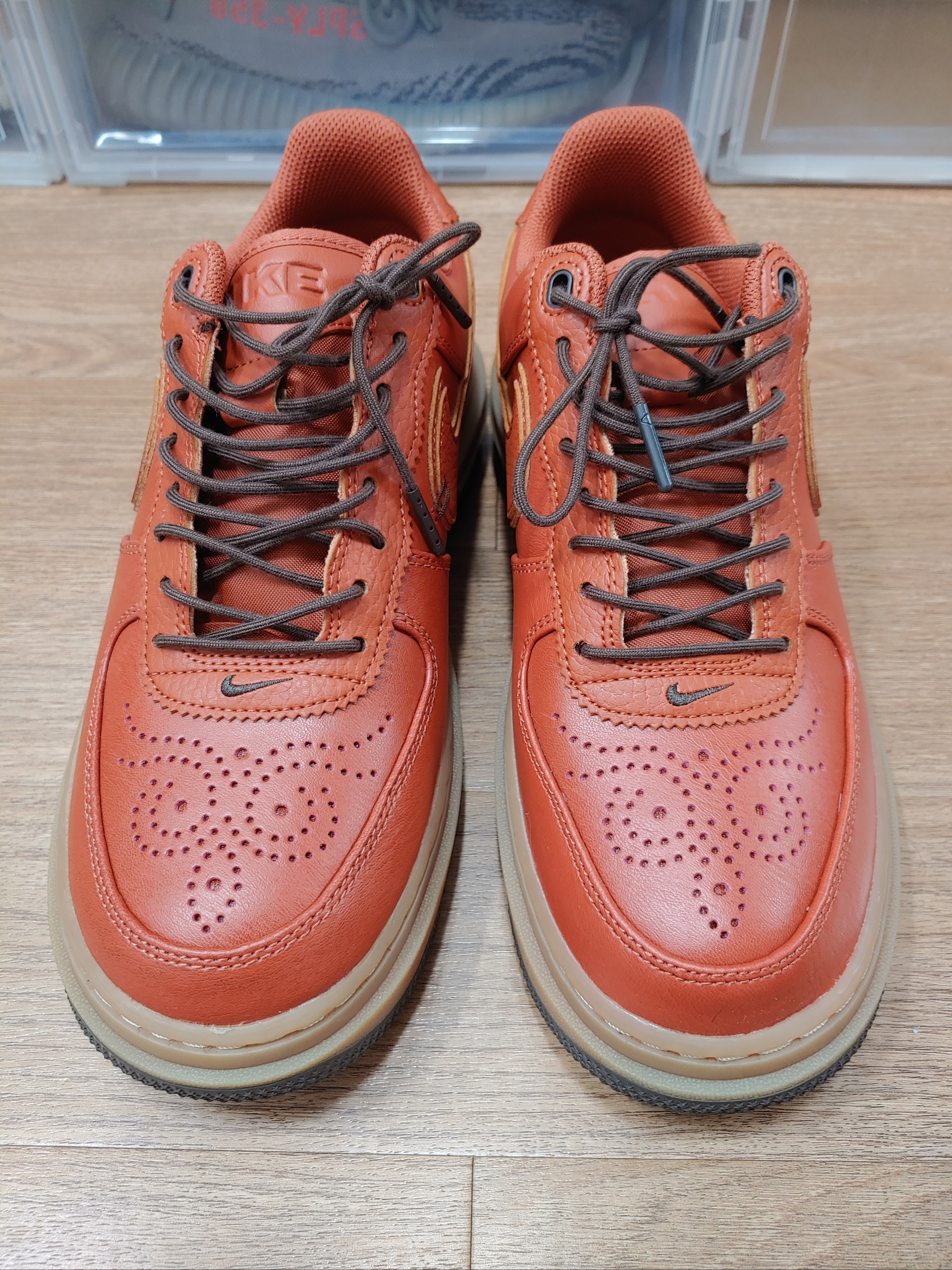 Nike Air Force 1 Luxe Burnt Sunrise 착용 스타일 - 2