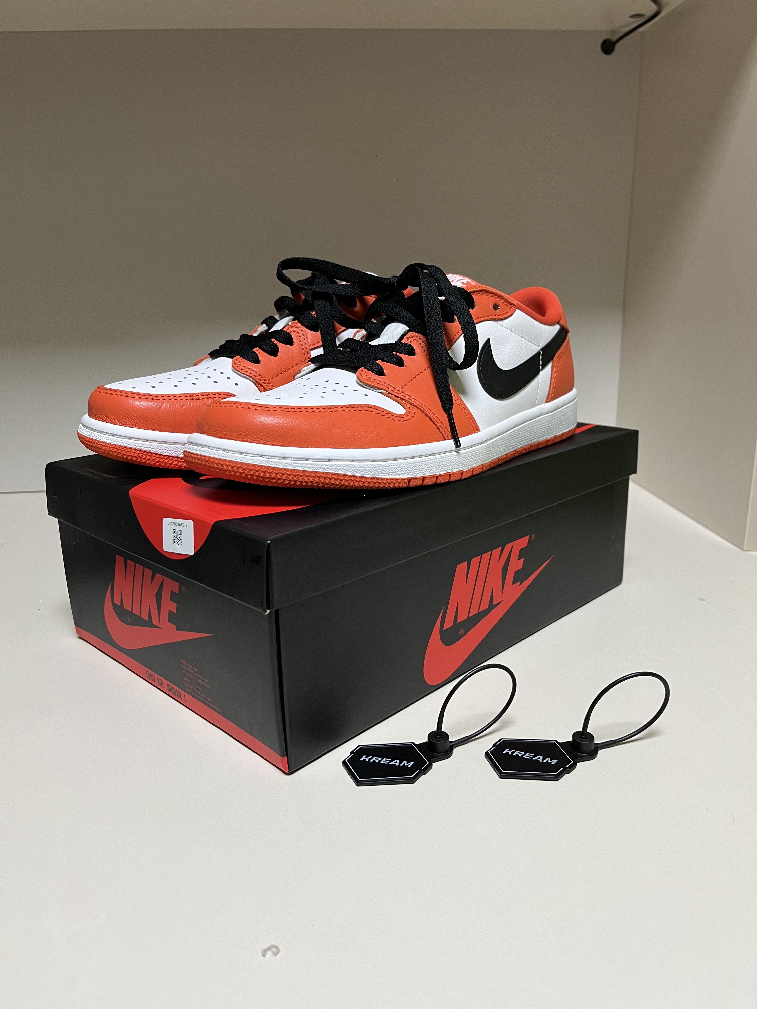 Jordan 1 Low OG Starfish 착용 스타일 - 1