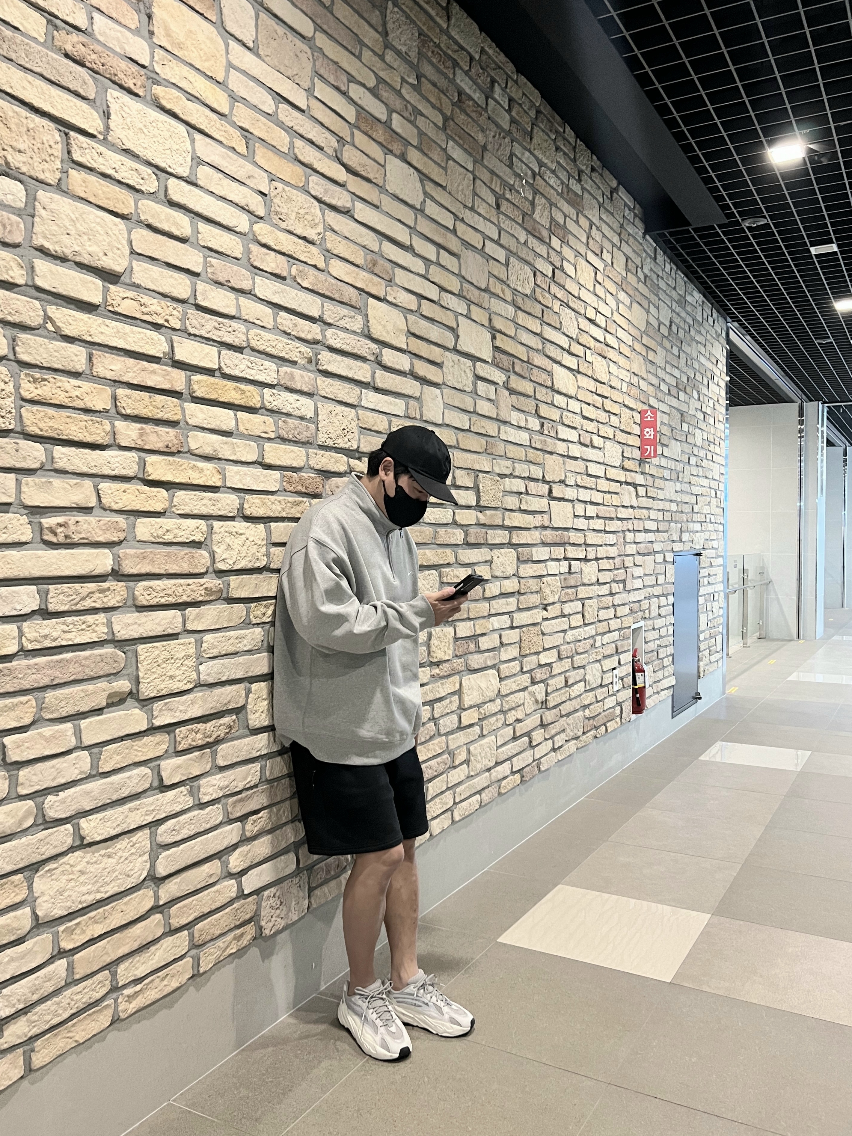 Nike NRG Solo Swoosh Fleece Shorts Black - Asia, Nike NRG Solo Swoosh Heavy Weight BB Quarter Zip Top Dark Grey Heather - US/EU 착용 스타일 - 1
