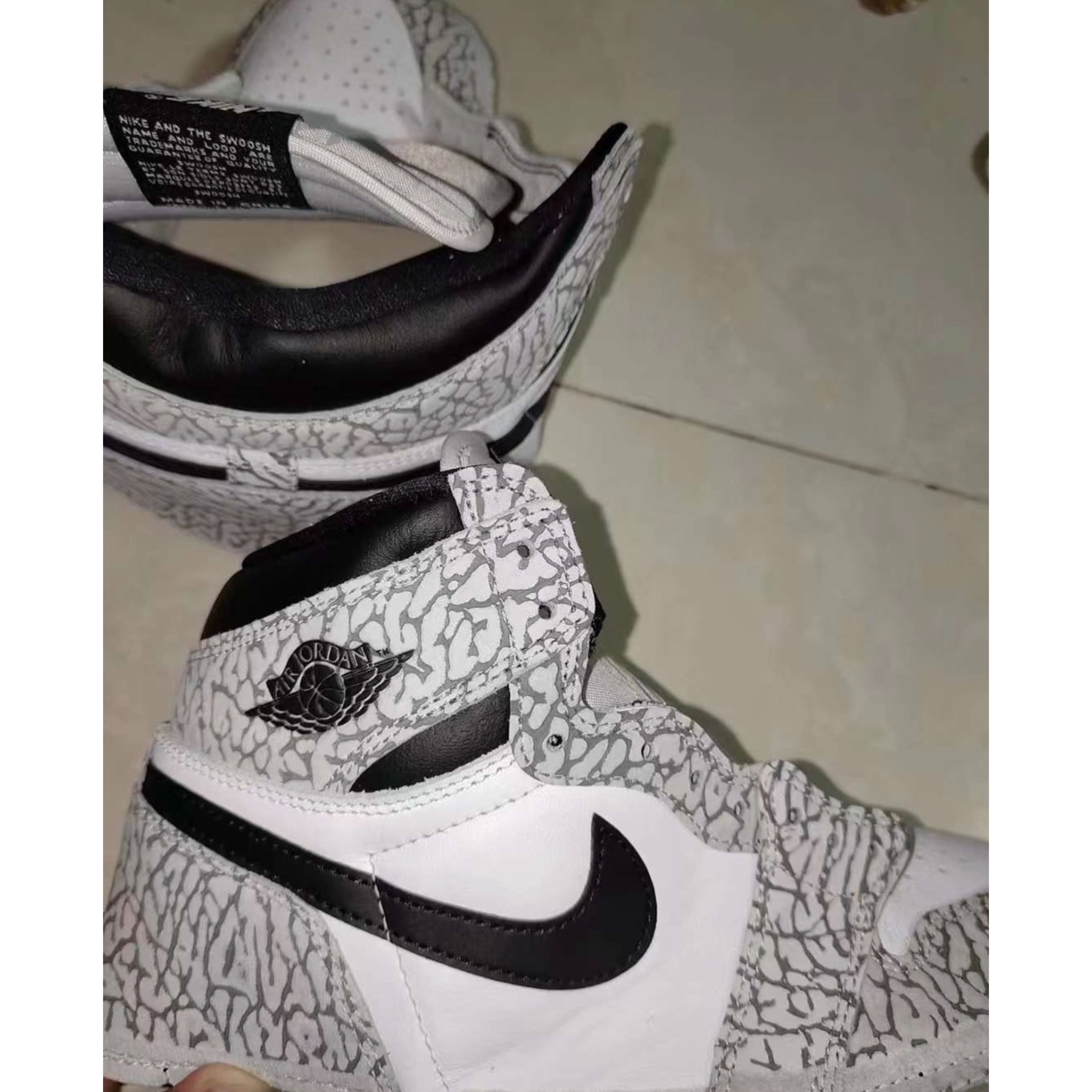 Jordan 1 Retro High OG White Cement, (GS) Jordan 1 Retro High White Cement 착용 스타일 - 4