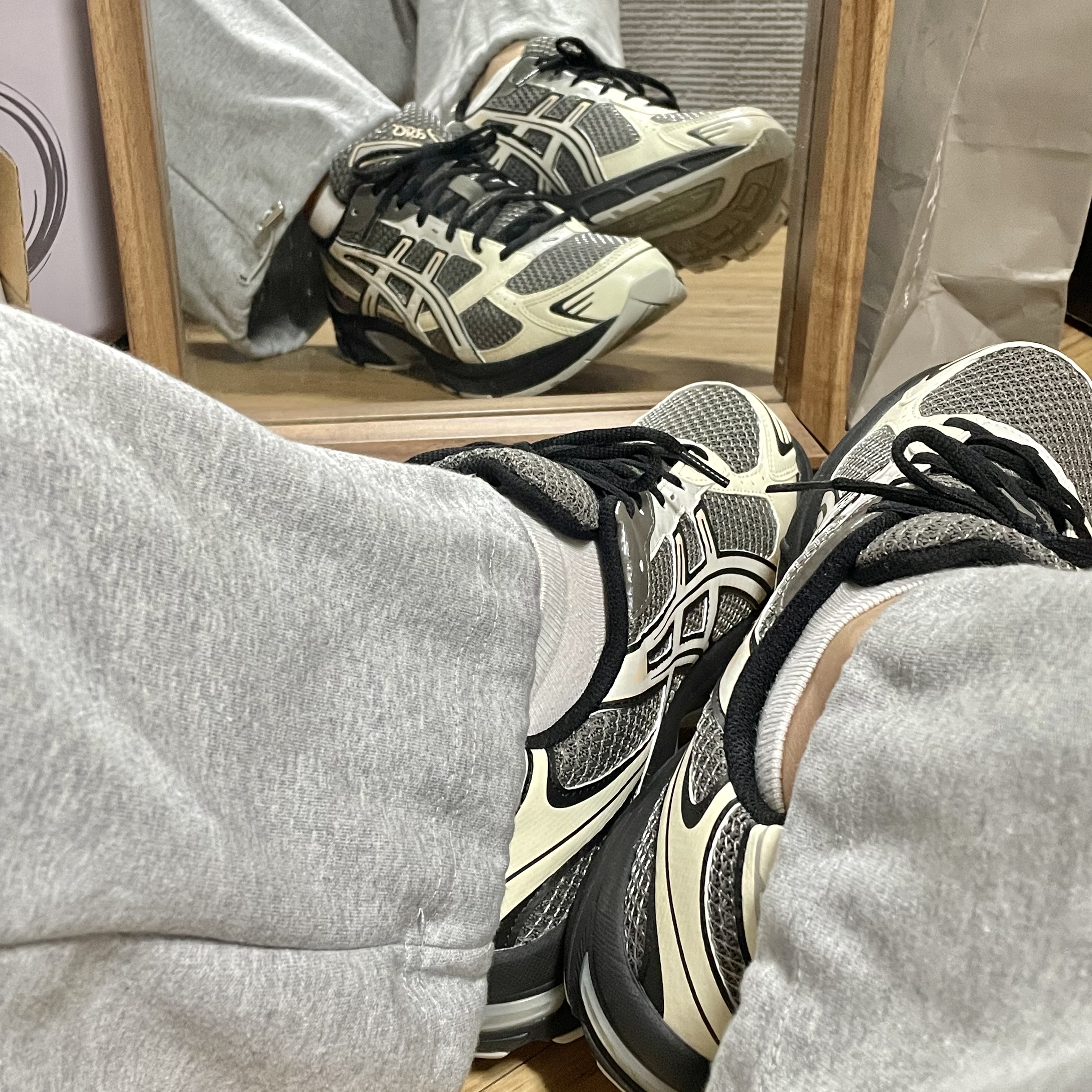 Asics x I4P Gel-1130 Mink Glacier Grey 착용 스타일 - 4