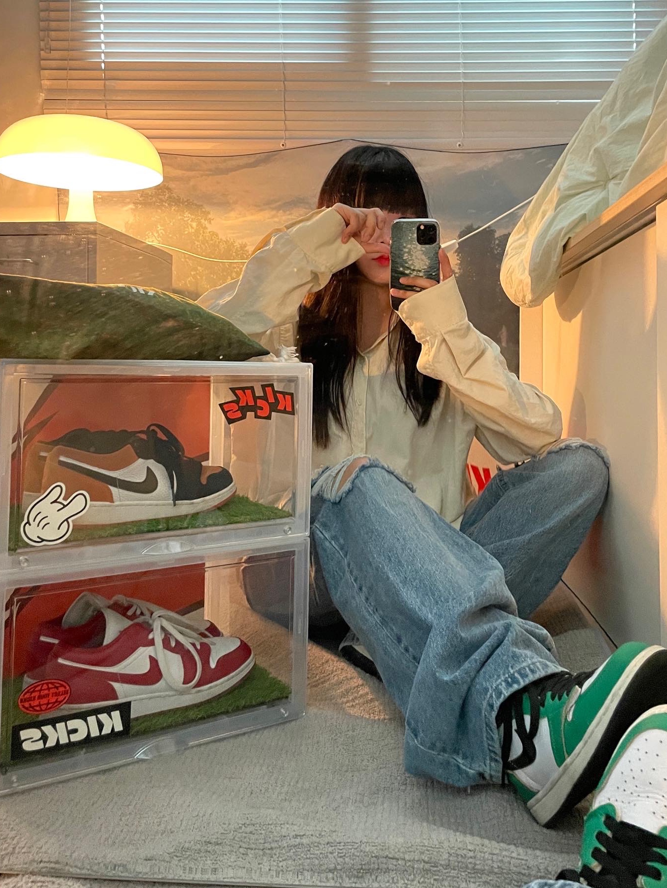 (W) Jordan 1 Retro High OG Lucky Green, Jordan 1 Low Gym Red White 착용 스타일 - 3