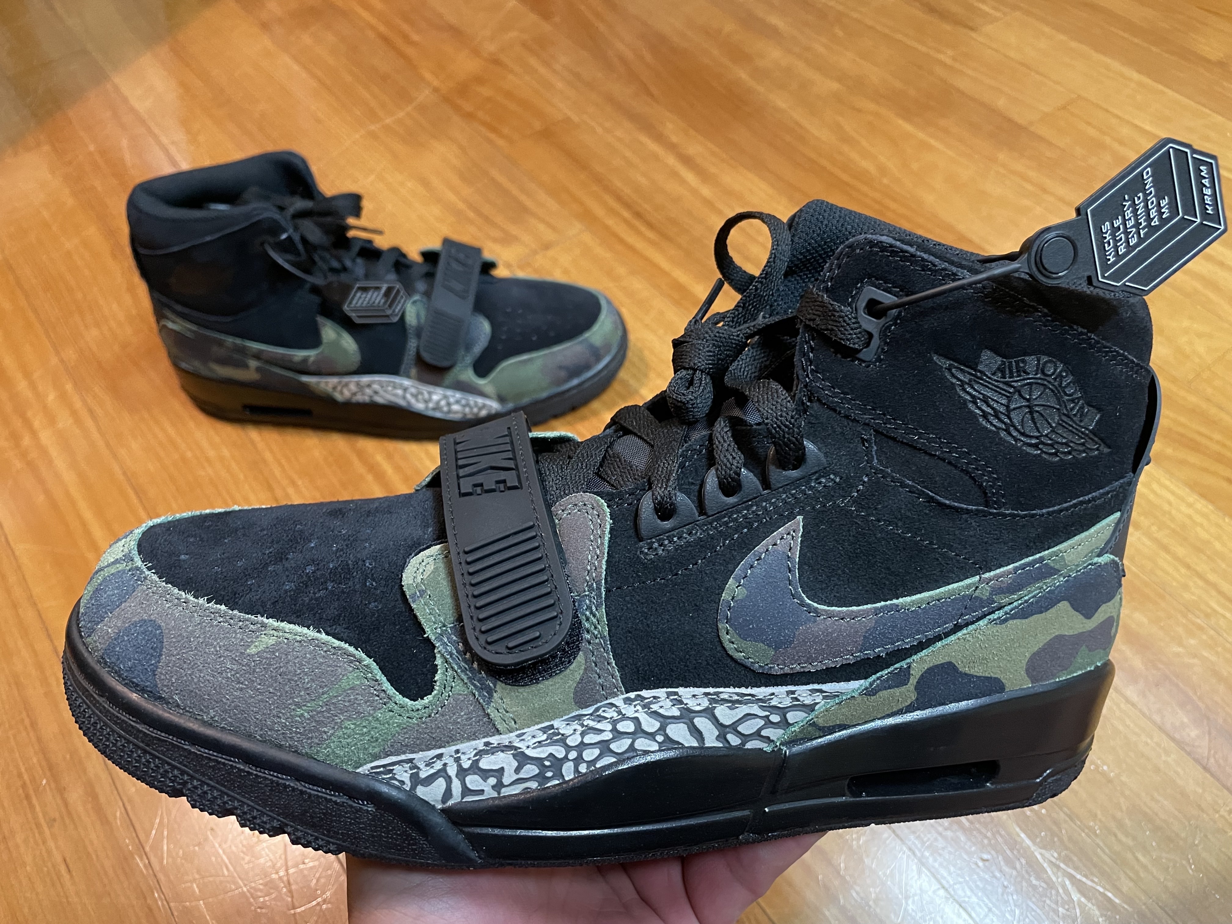 Jordan Legacy 312 Black Camo Green 착용 스타일 - 3