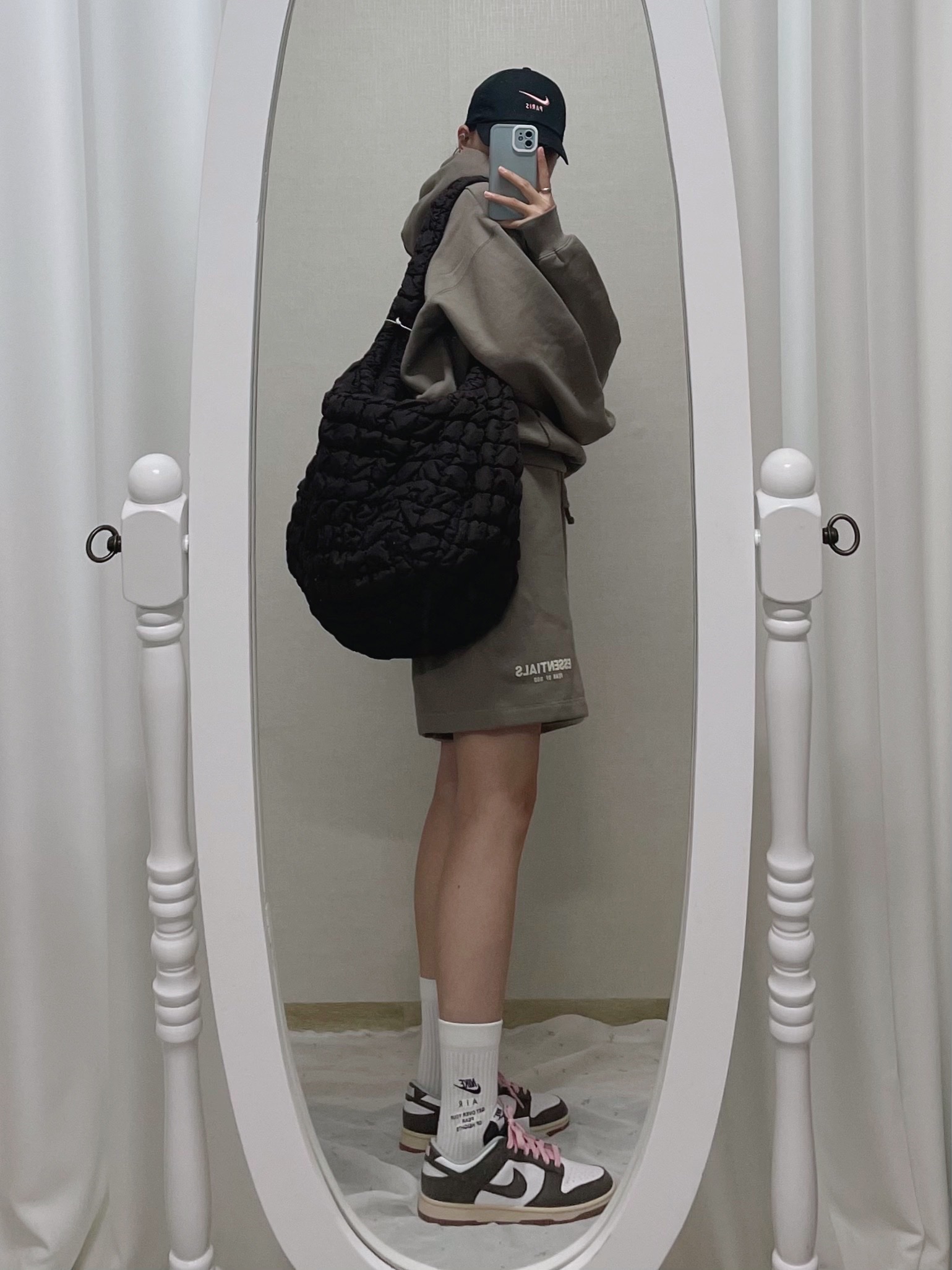 (Kids) Essentials Hoodie Desert Taupe - 22SS, COS Quilted Oversized Shoulder Bag Brown 착용 스타일 - 4