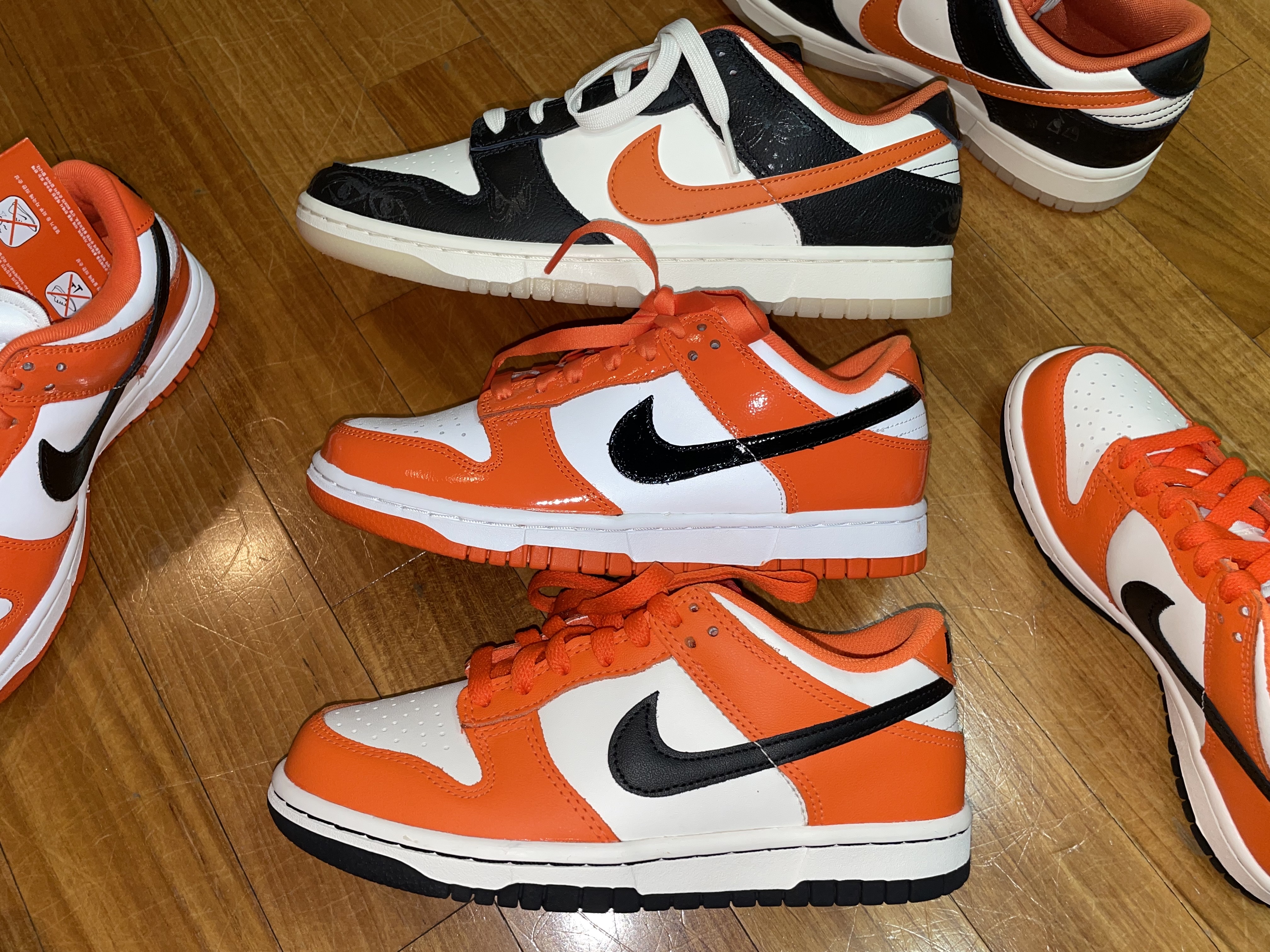 Nike Dunk Low Retro PRM Halloween, (GS) Nike Dunk Low Safety Orange 착용 스타일 - 2