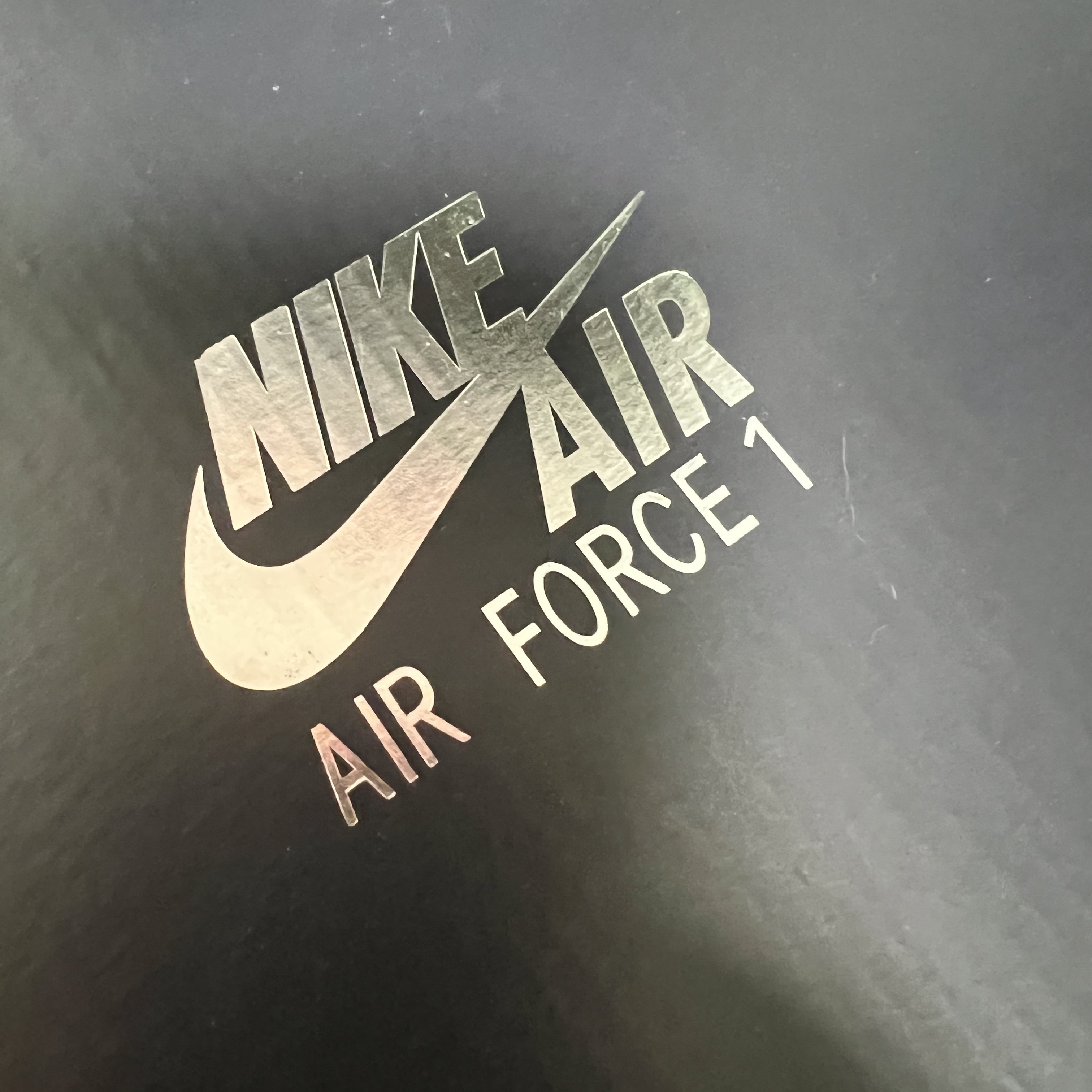 Nike Air Force 1 Mid QS NYC Cool Grey 착용 스타일 - 2