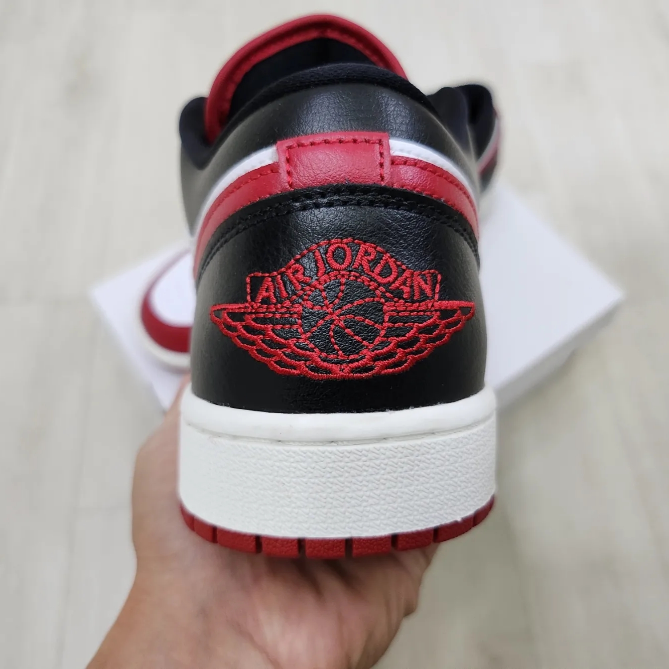 (W) Jordan 1 Low White Gym Red 착용 스타일 - 3