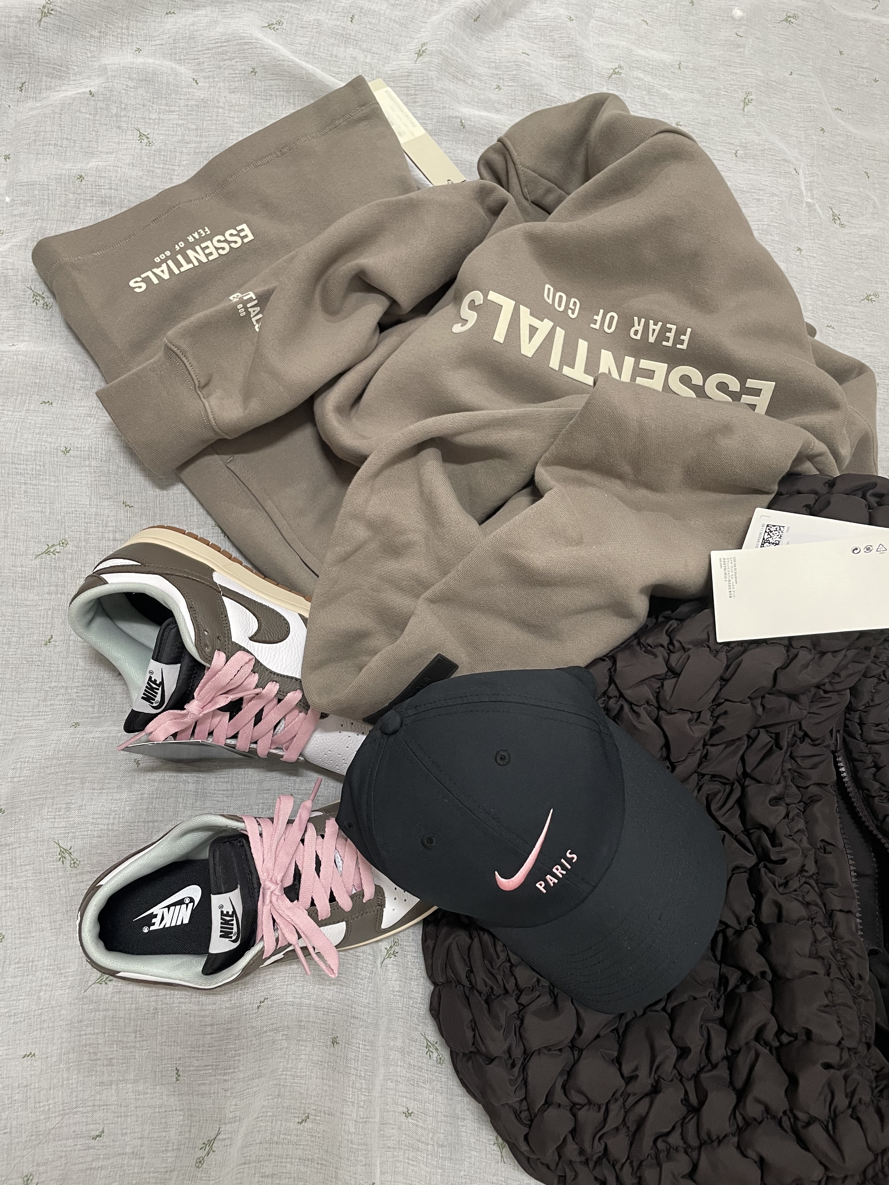 (Kids) Essentials Hoodie Desert Taupe - 22SS, COS Quilted Oversized Shoulder Bag Brown 착용 스타일 - 5