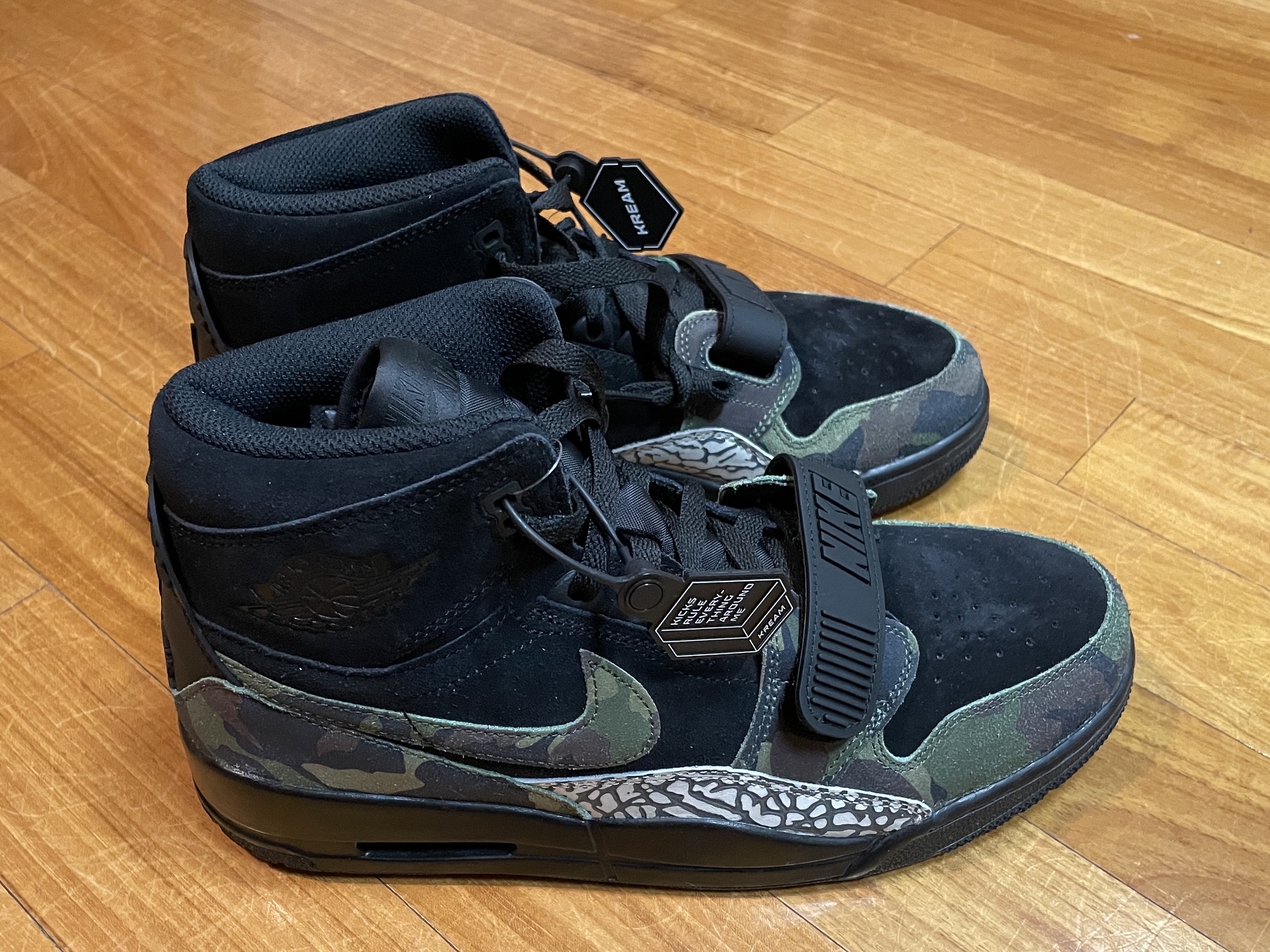 Jordan Legacy 312 Black Camo Green 착용 스타일 - 1
