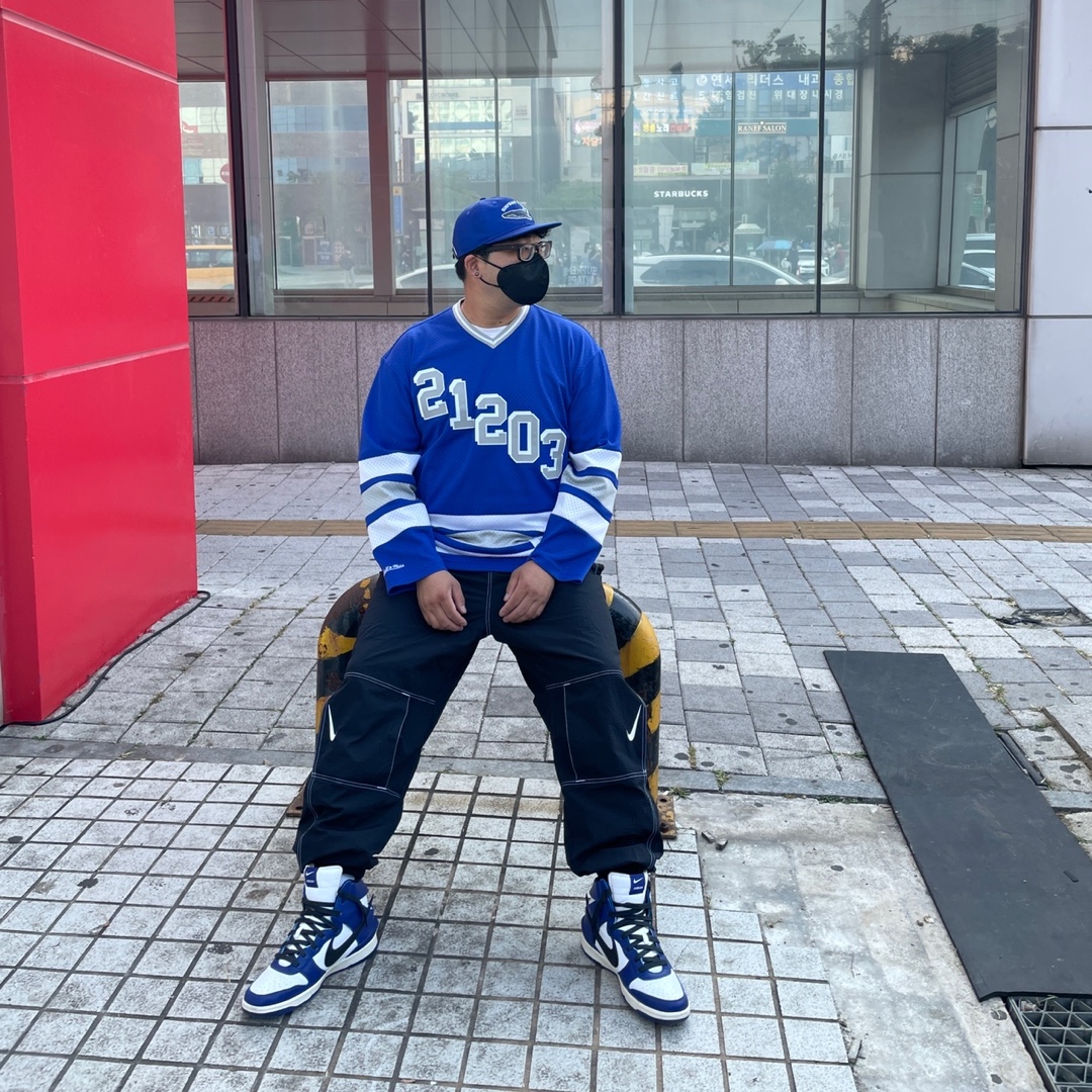 Nike x Ambush Dunk High Deep Royal Blue, Supreme x WTAPS Mitchell & Ness Hockey Jersey Blue - 21FW 착용 스타일 - 2