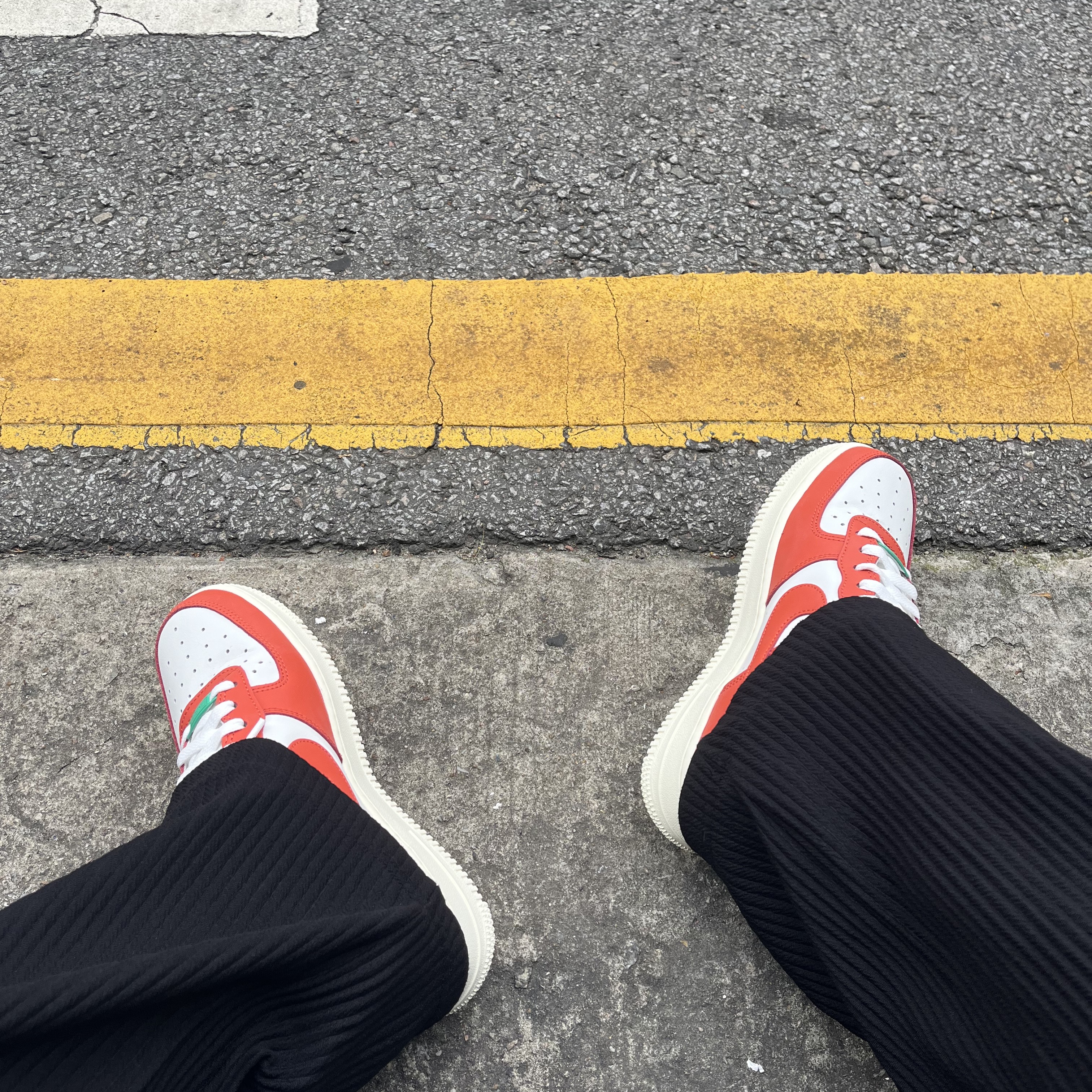Nike Air Force 1 '07 LV8 Pojangmacha 착용 스타일