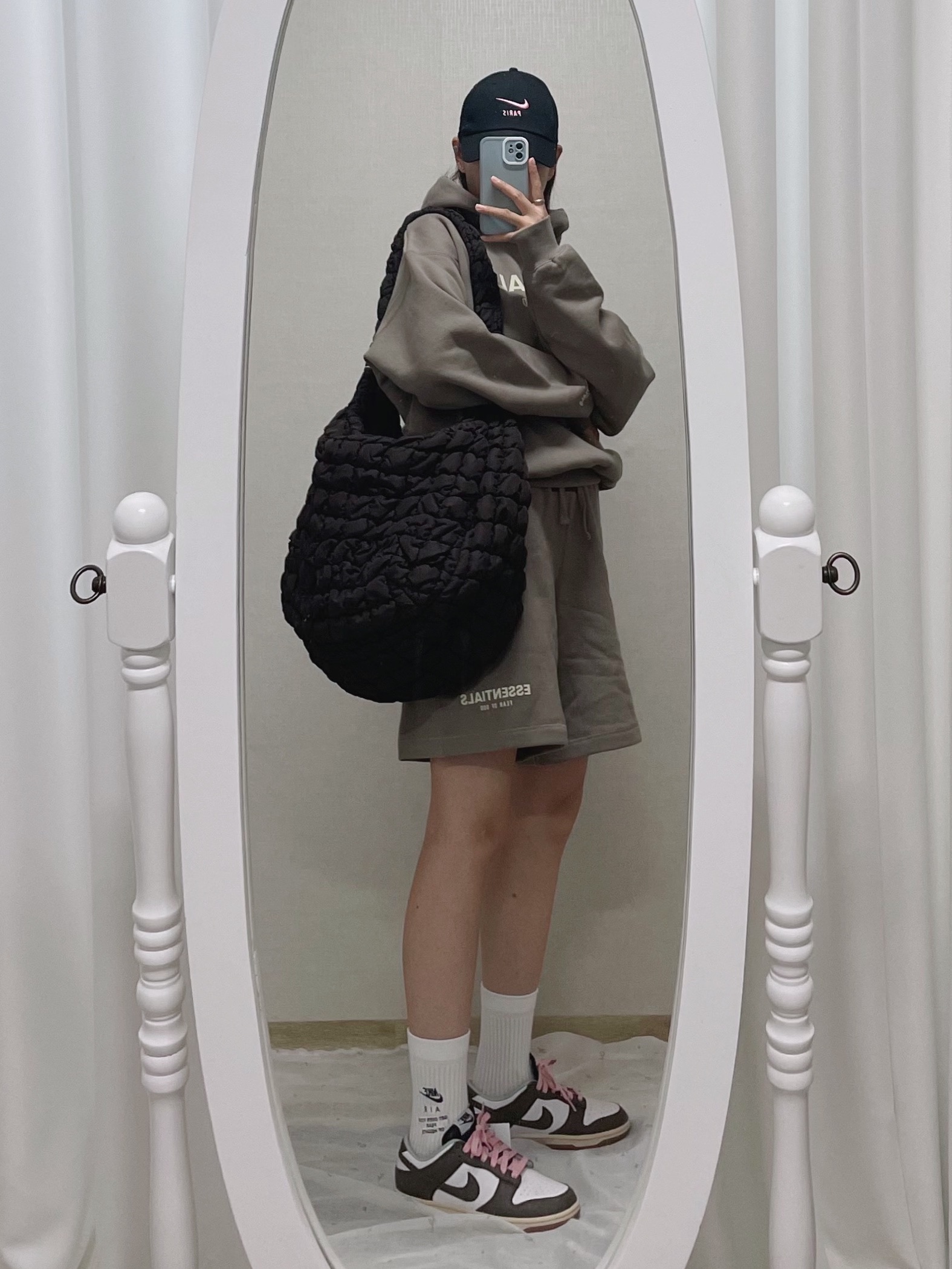 (Kids) Essentials Hoodie Desert Taupe - 22SS, COS Quilted Oversized Shoulder Bag Brown 착용 스타일 - 3