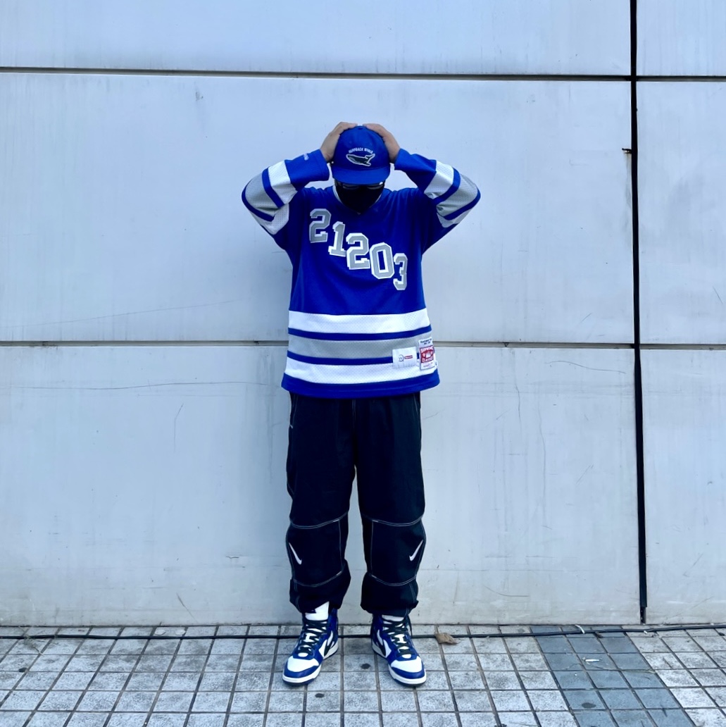 Nike x Ambush Dunk High Deep Royal Blue, Supreme x WTAPS Mitchell & Ness Hockey Jersey Blue - 21FW 착용 스타일 - 1