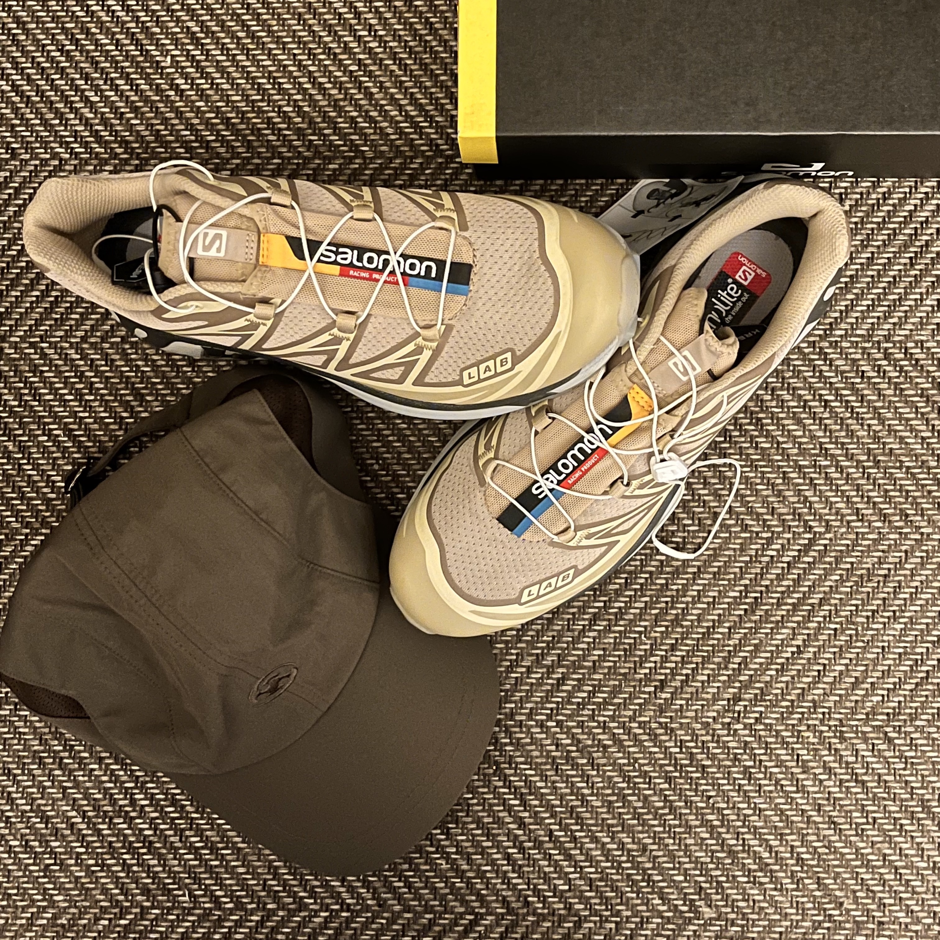 Salomon XT-6 Clear Safari Vanila Ice 착용 스타일