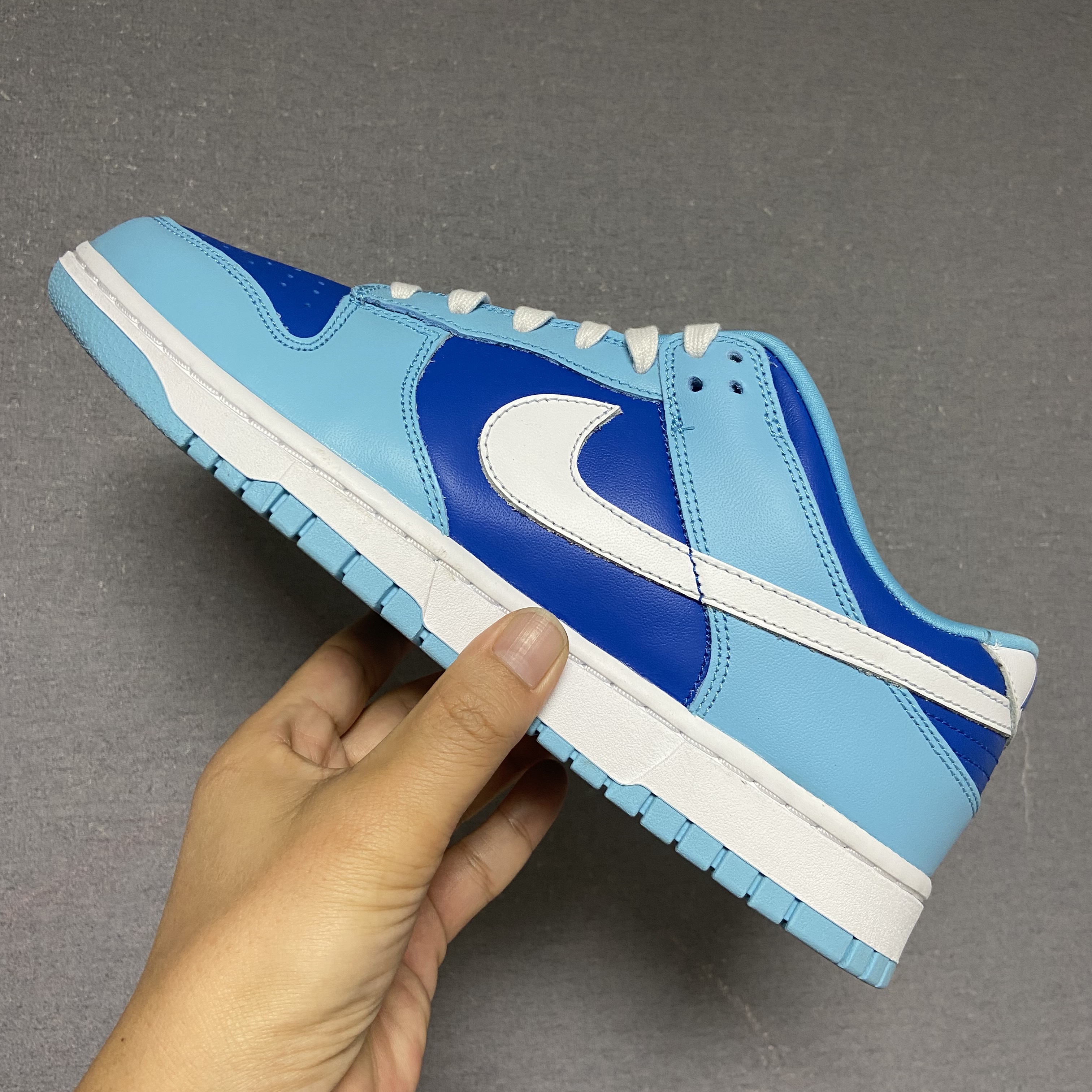 Nike Dunk Low Retro QS Argon 착용 스타일 - 1