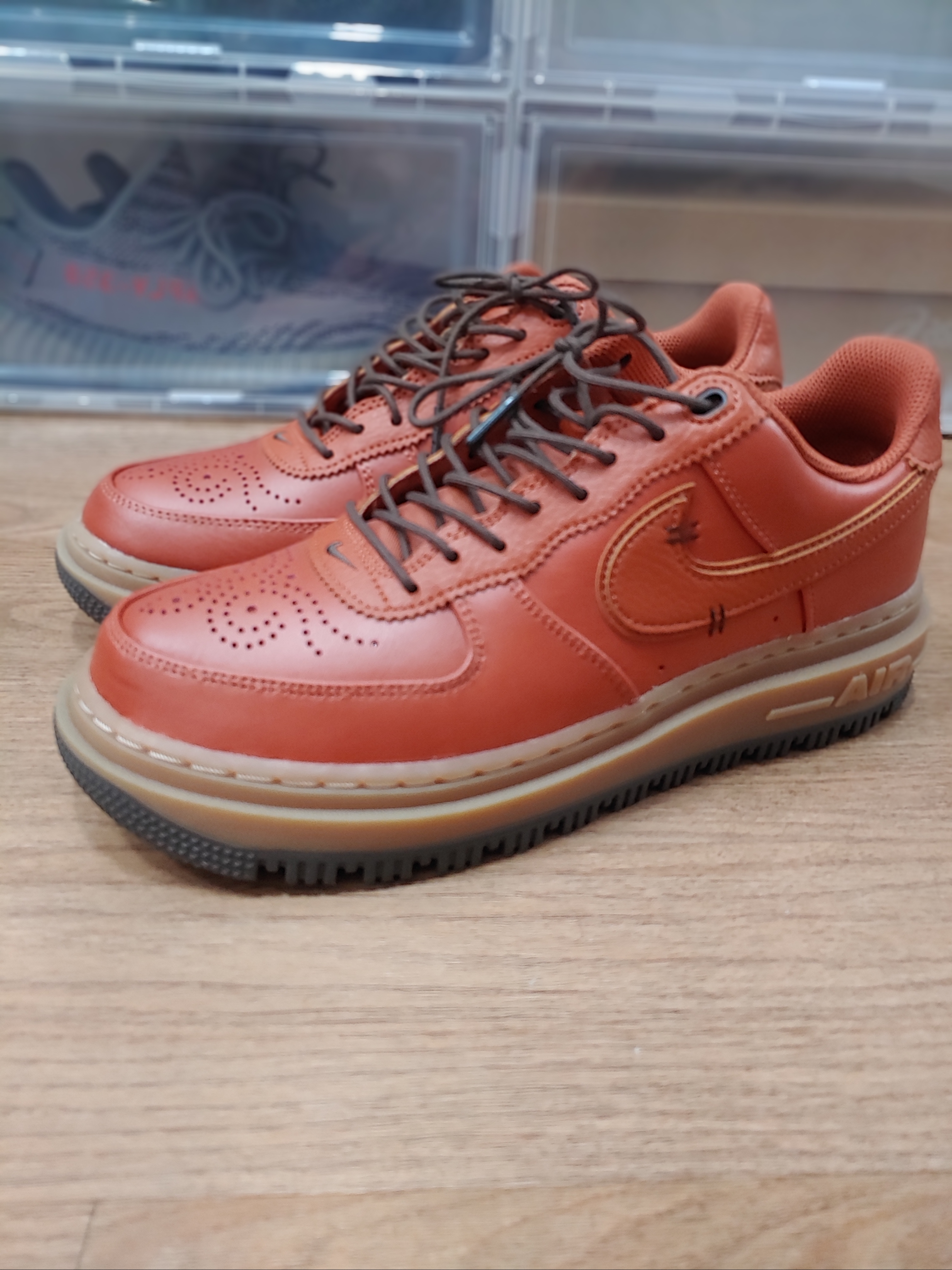 Nike Air Force 1 Luxe Burnt Sunrise 착용 스타일 - 1