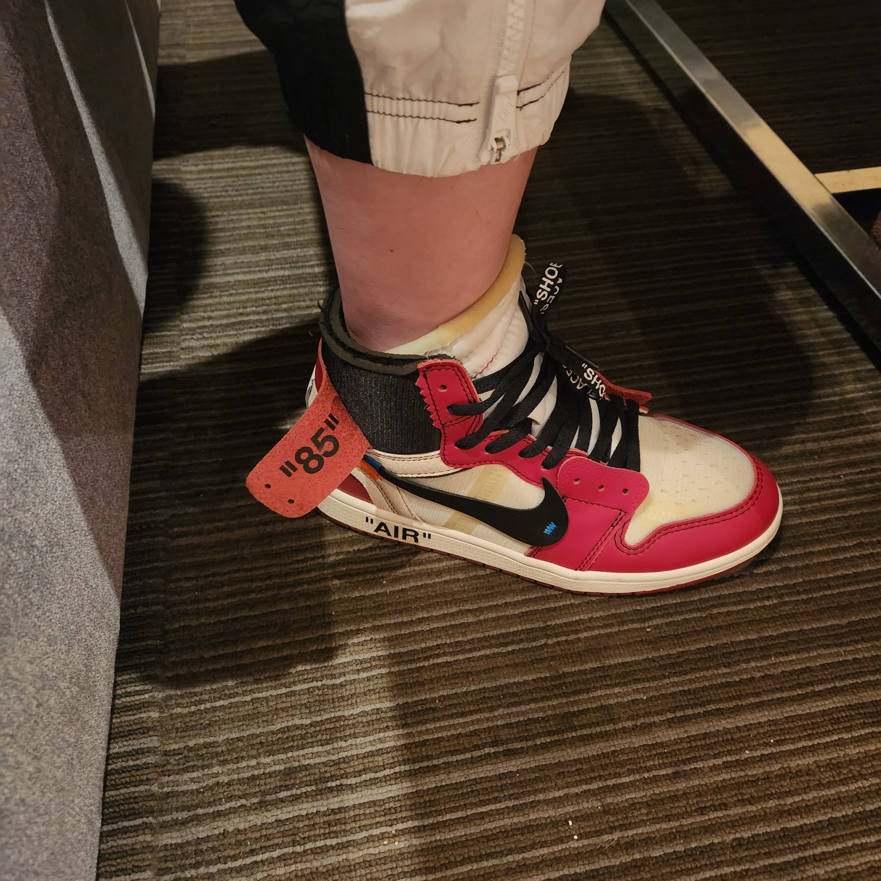 Jordan 1 x Off-White Retro High Chicago The Ten 착용 스타일