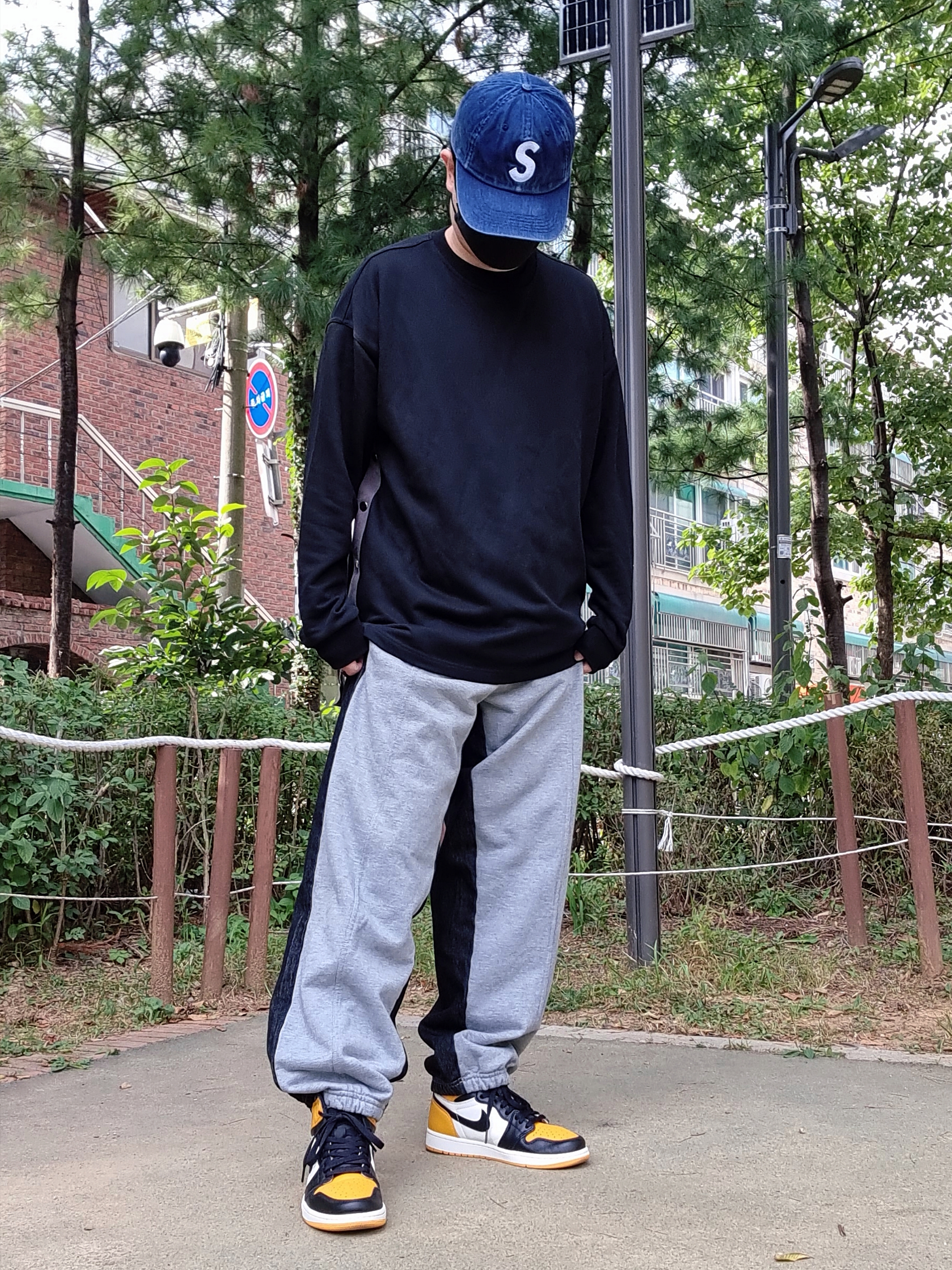 Supreme Pigment Print S Logo 6-Panel Indigo - 22FW, Jordan 1 Retro High OG Taxi 착용 스타일 - 1