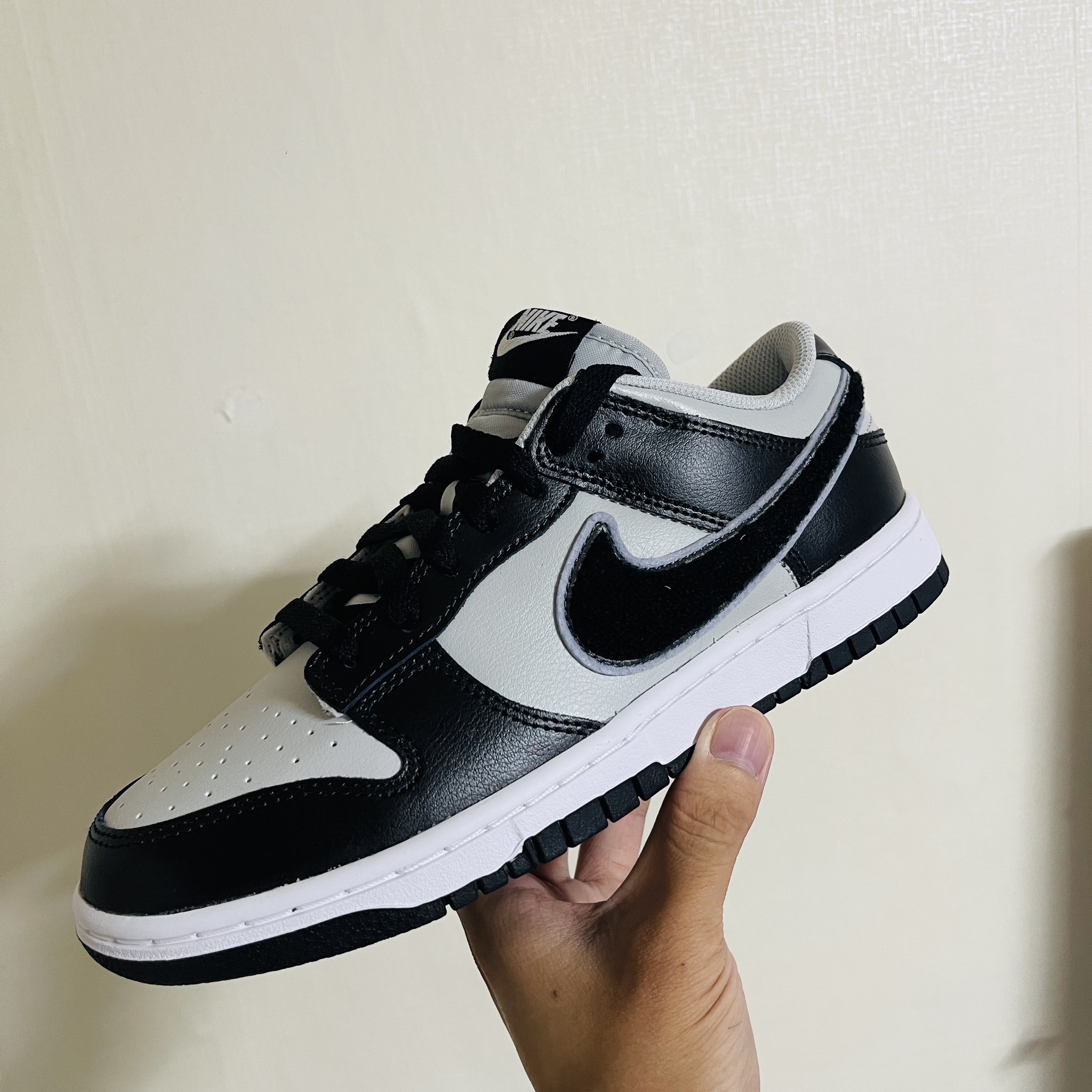 Nike Dunk Low Retro Grey Fog Black 착용 스타일 - 3