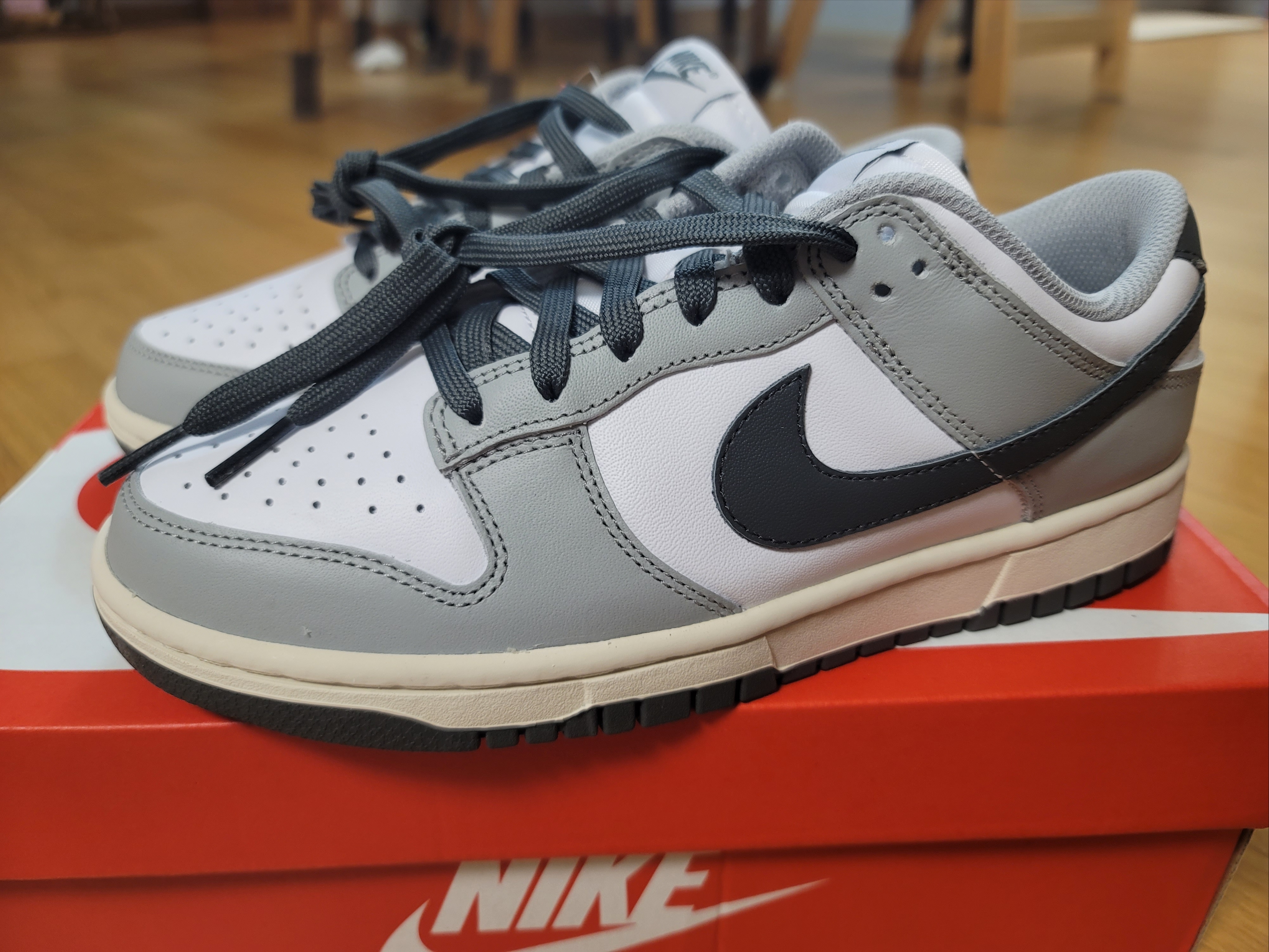 (W) Nike Dunk Low Light Smoke Grey 착용 스타일
