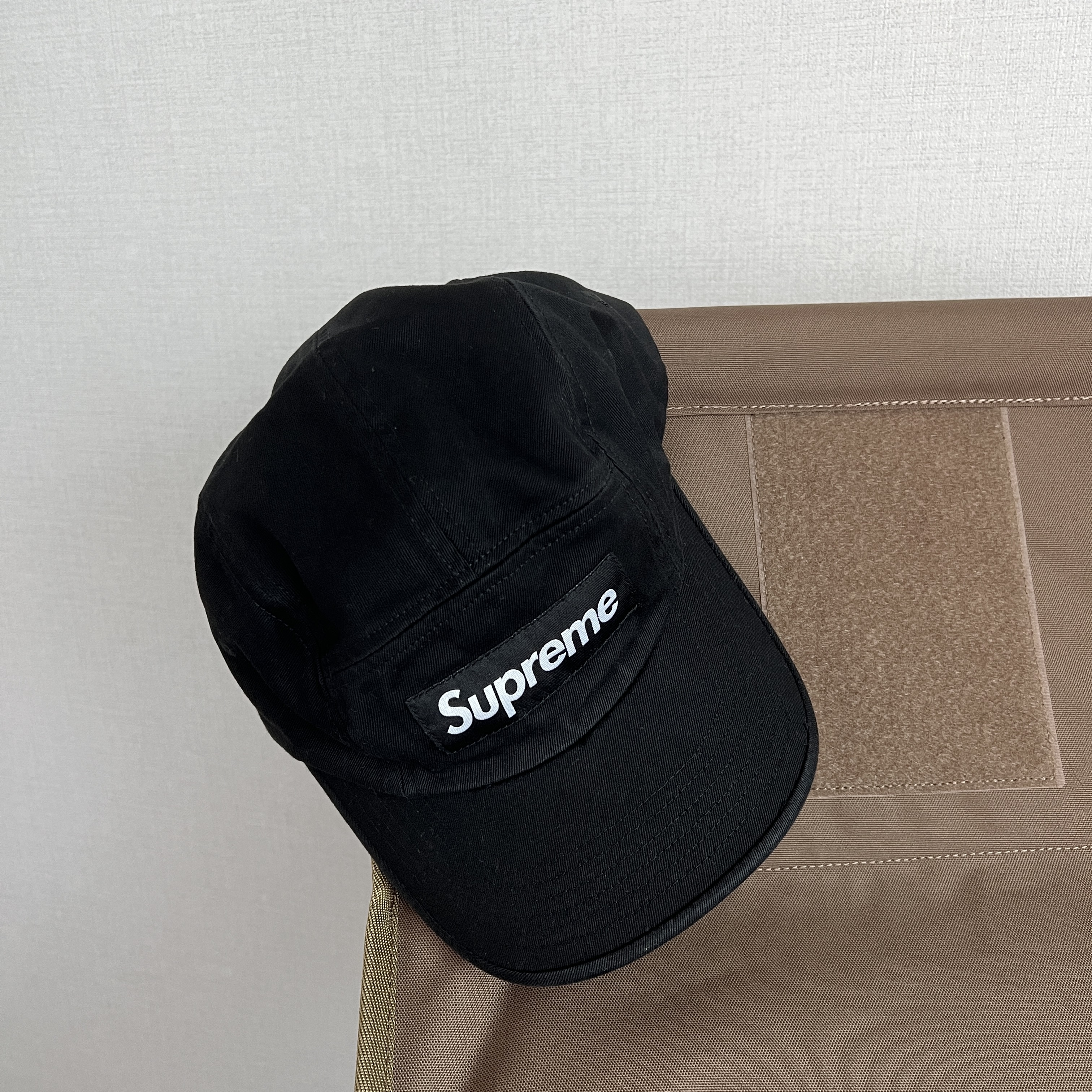 Supreme Washed Chino Twill Camp Cap Black 착용 스타일