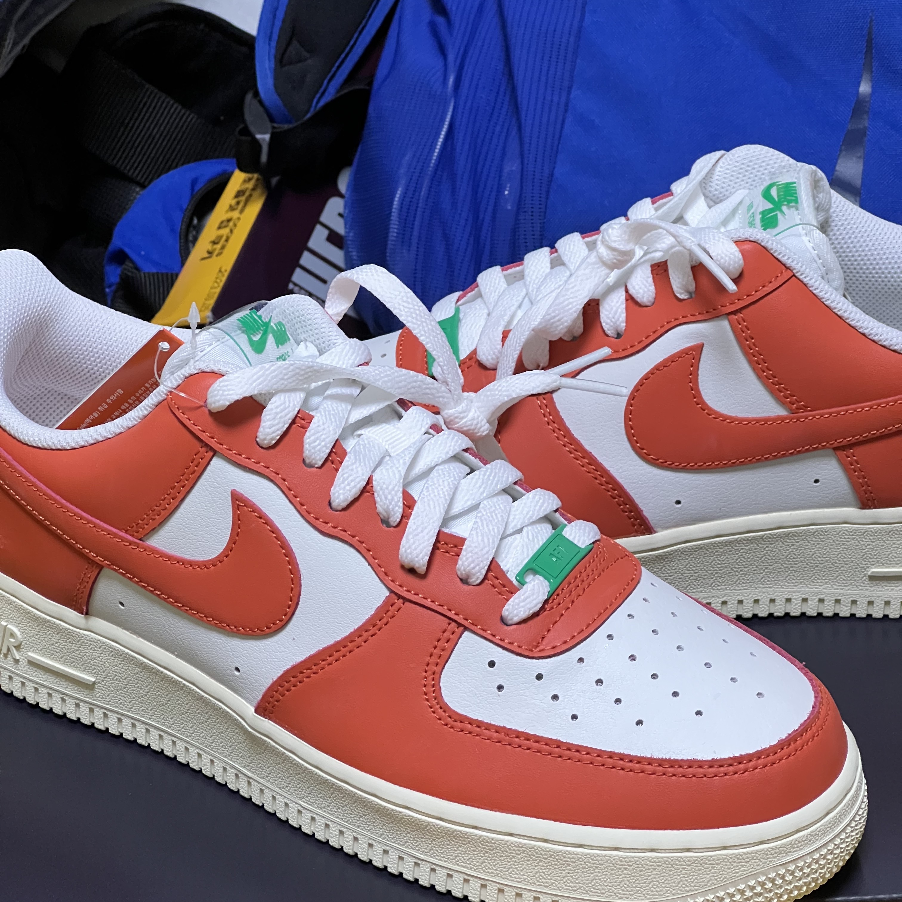 Nike Air Force 1 '07 LV8 Pojangmacha 착용 스타일 - 1