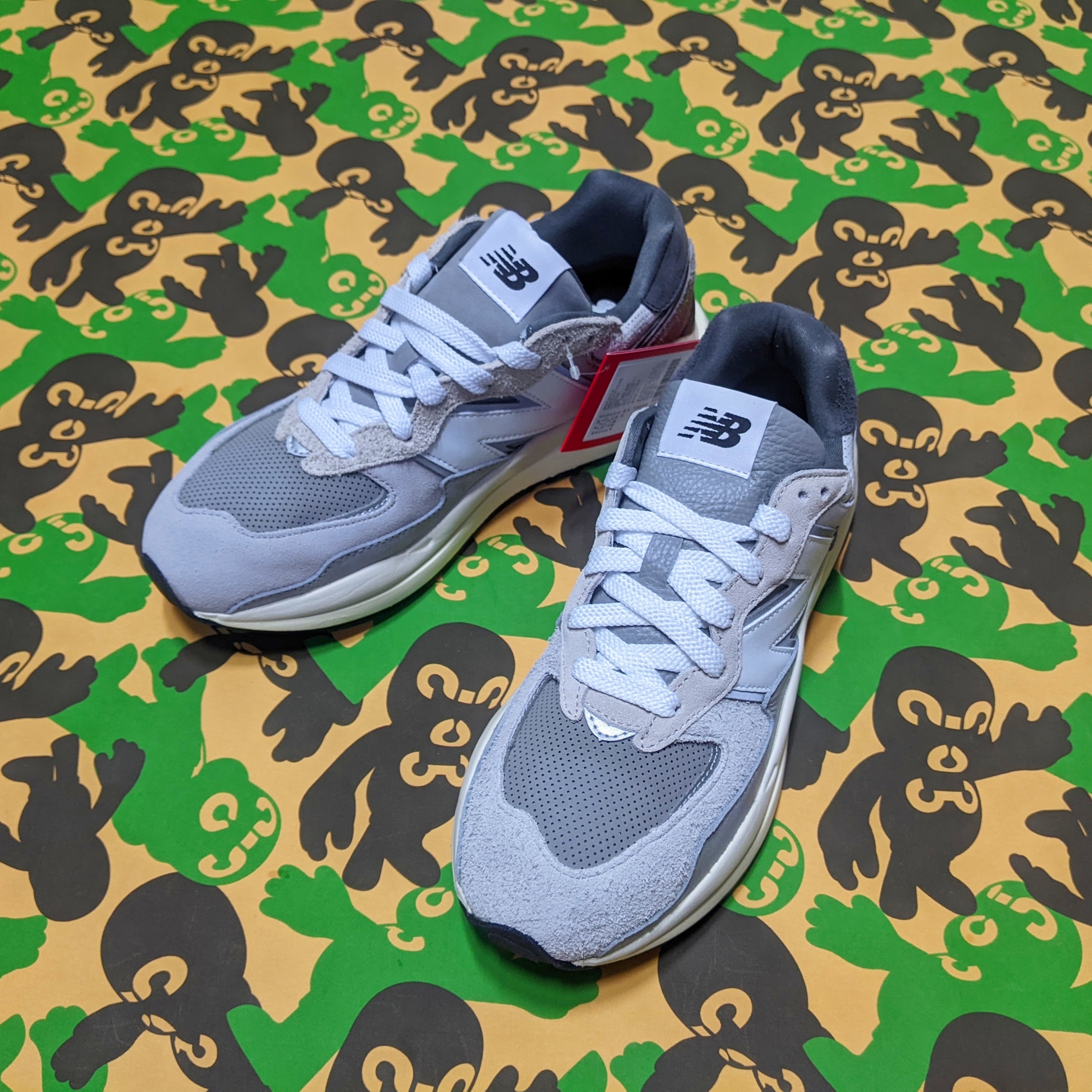 New Balance 5740 Grey 착용 스타일 - 1