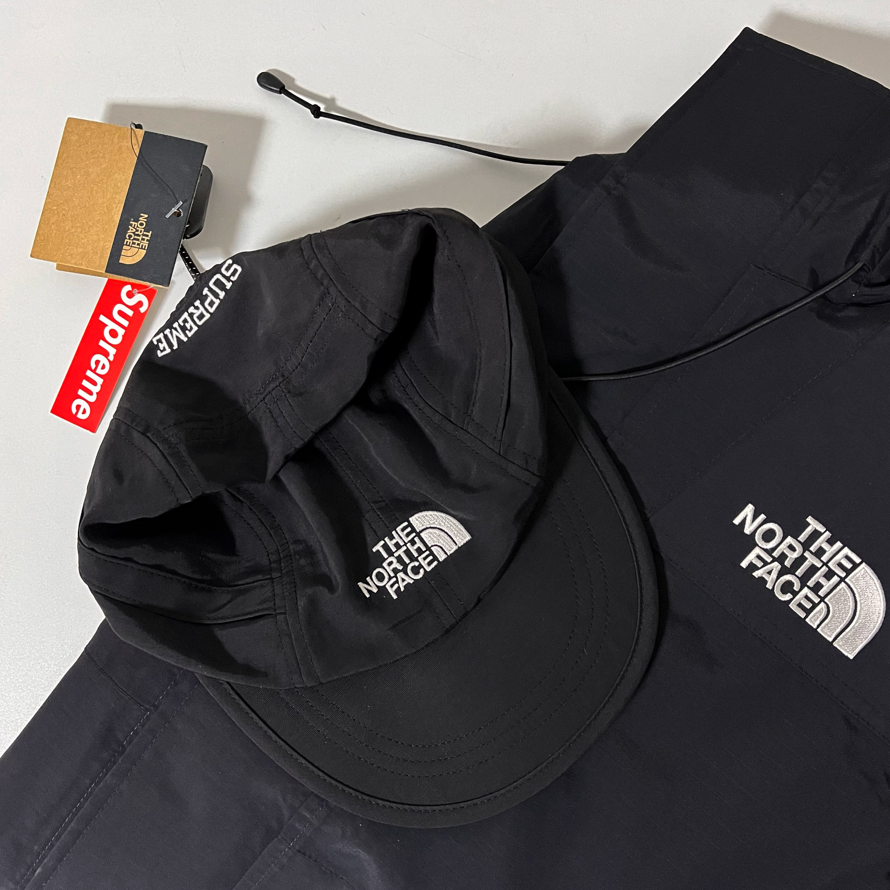 Supreme x The North Face Trekking Soft Bill Cap Black - 22SS 착용 스타일