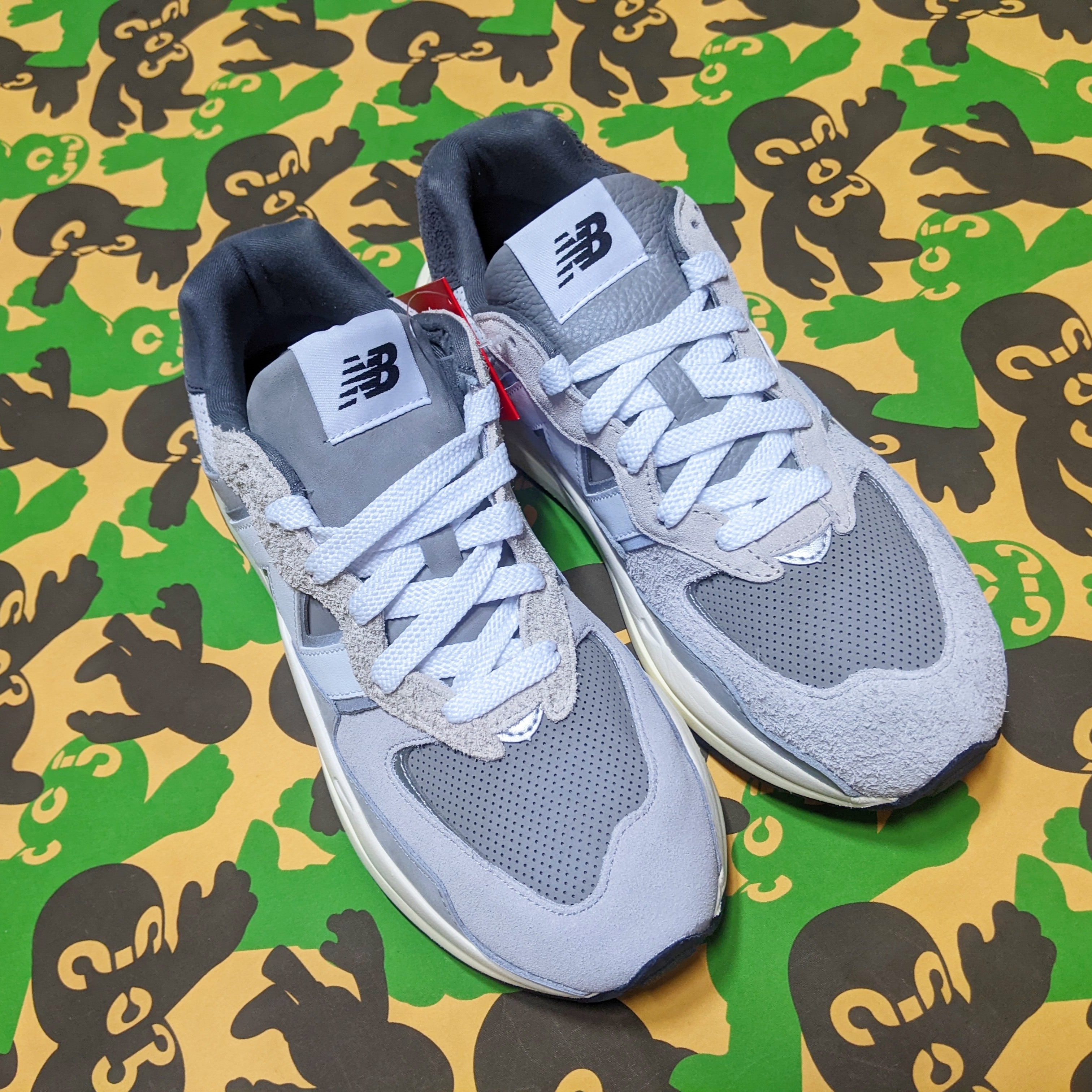 New Balance 5740 Grey 착용 스타일 - 2