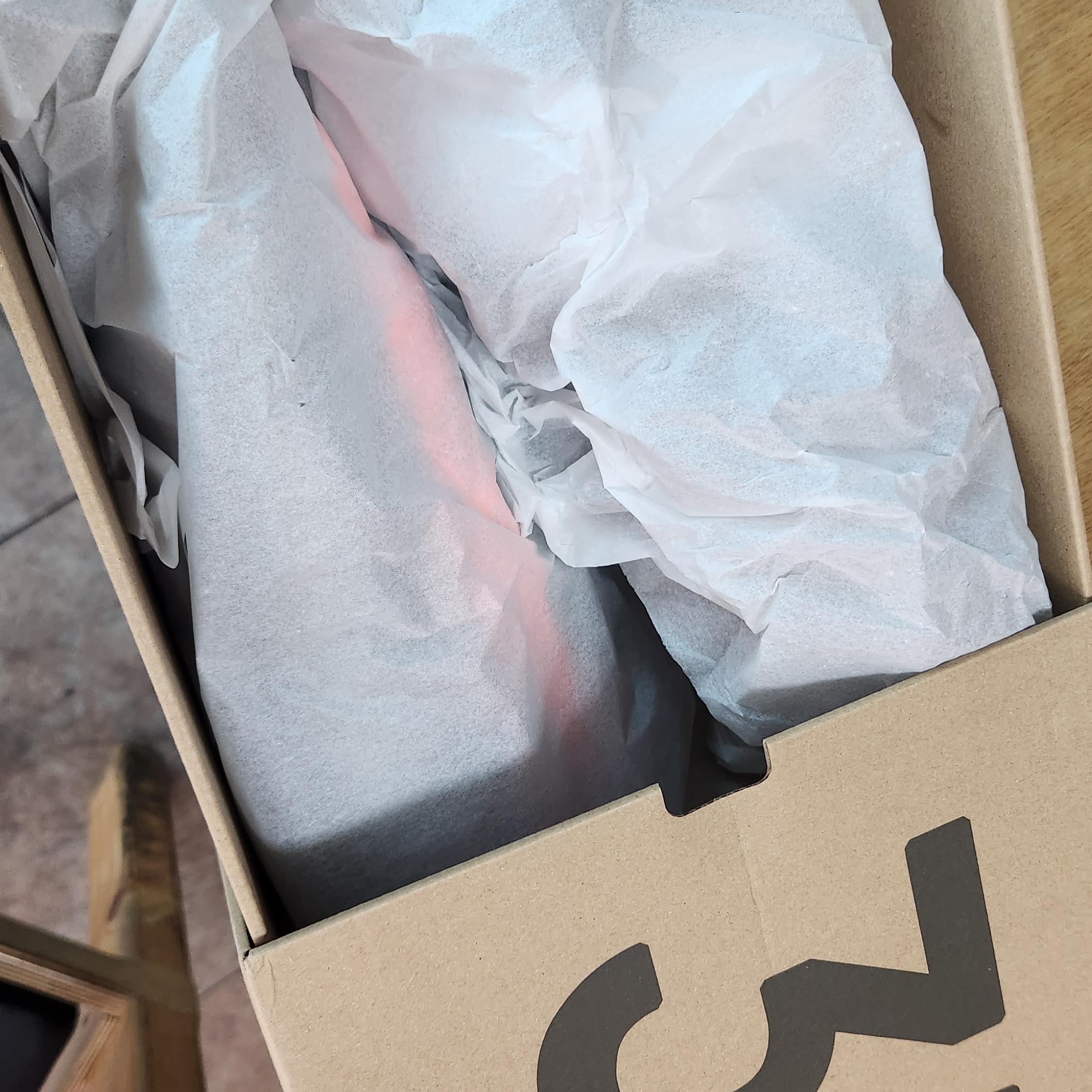 Adidas Yeezy Boost 350 V2 Beluga - Reflective 착용 스타일 - 2