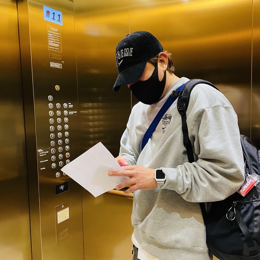Nike x Stussy NRG ZR Fleece Crewneck Heather Grey - US/EU, Supreme x Nike Arc Corduroy 6-Panel Black - 22SS 착용 스타일