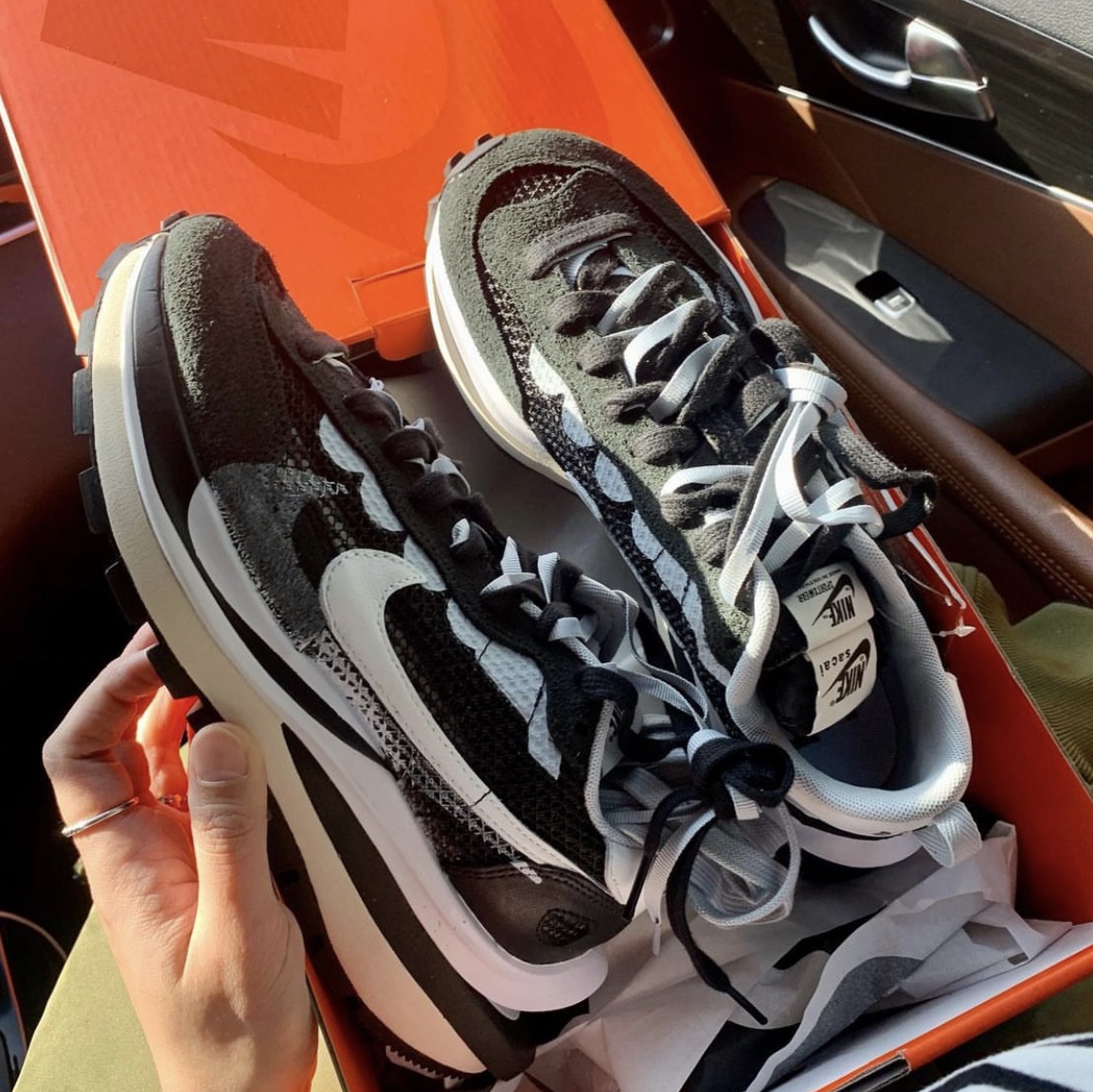 Nike x Sacai VaporWaffle Black White 착용 스타일 - 2