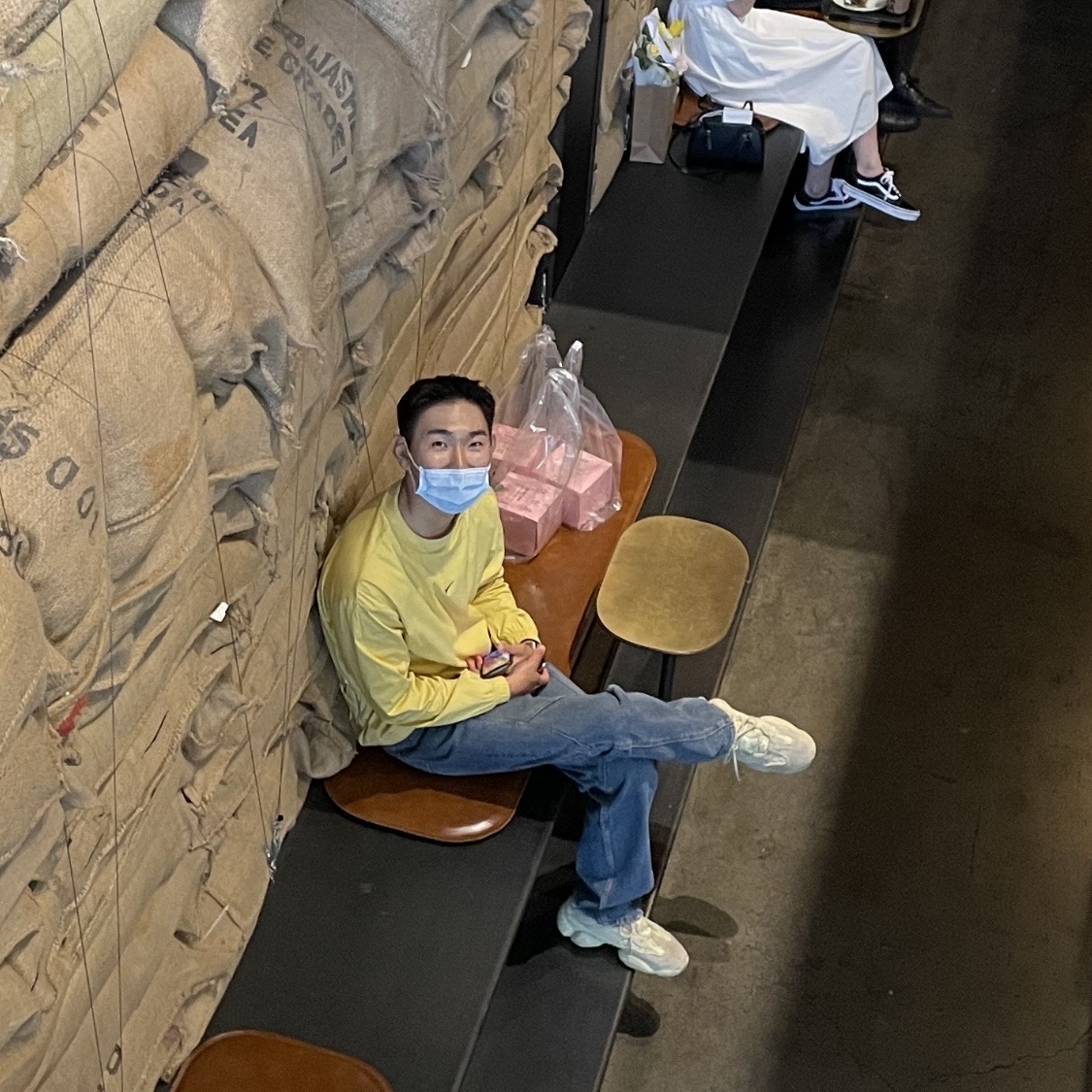 Adidas Yeezy 500 Super Moon Yellow 착용 스타일