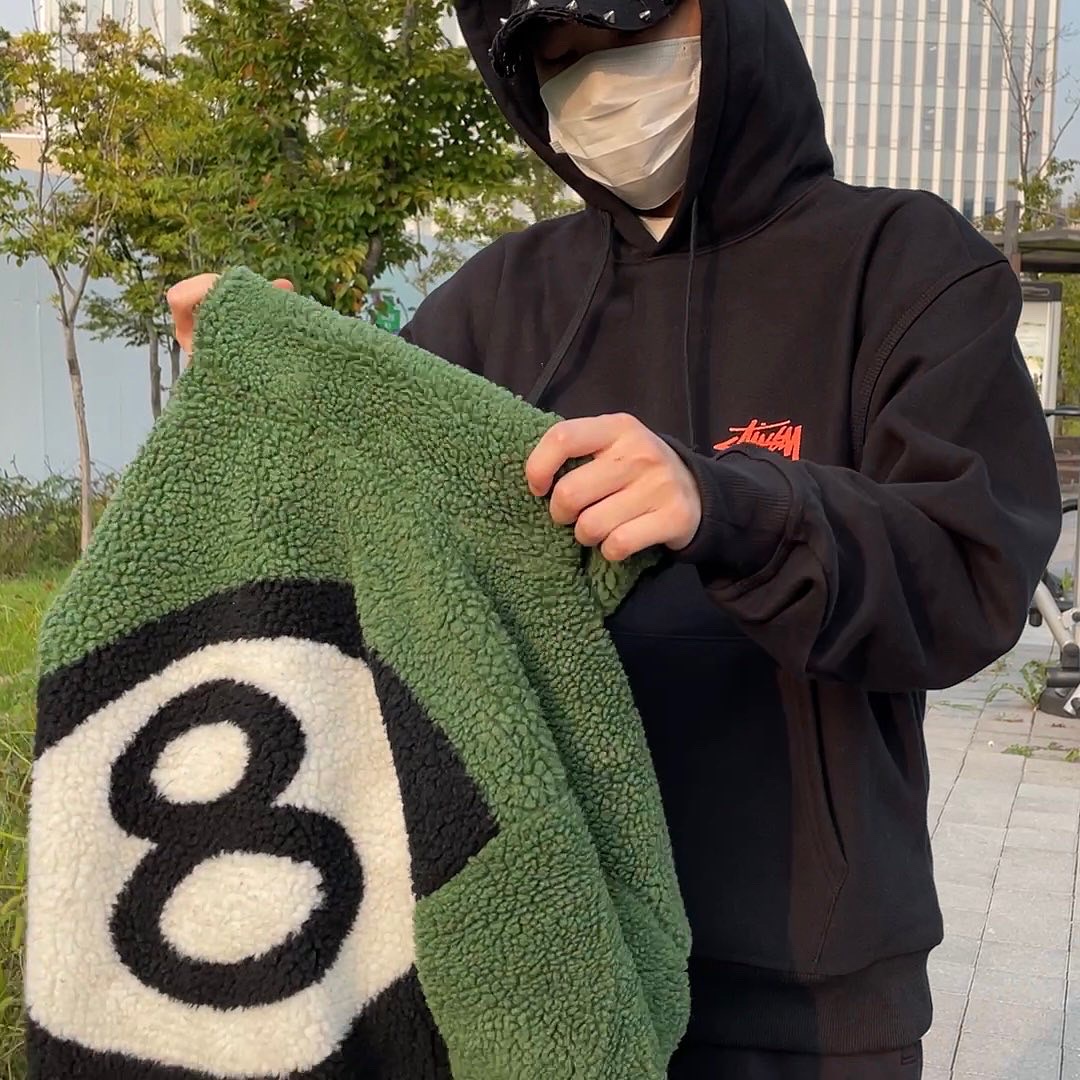Stussy 8 Ball Sherpa Jacket Green, Stussy Dance Energy Hoodie Black 착용 스타일 - 1