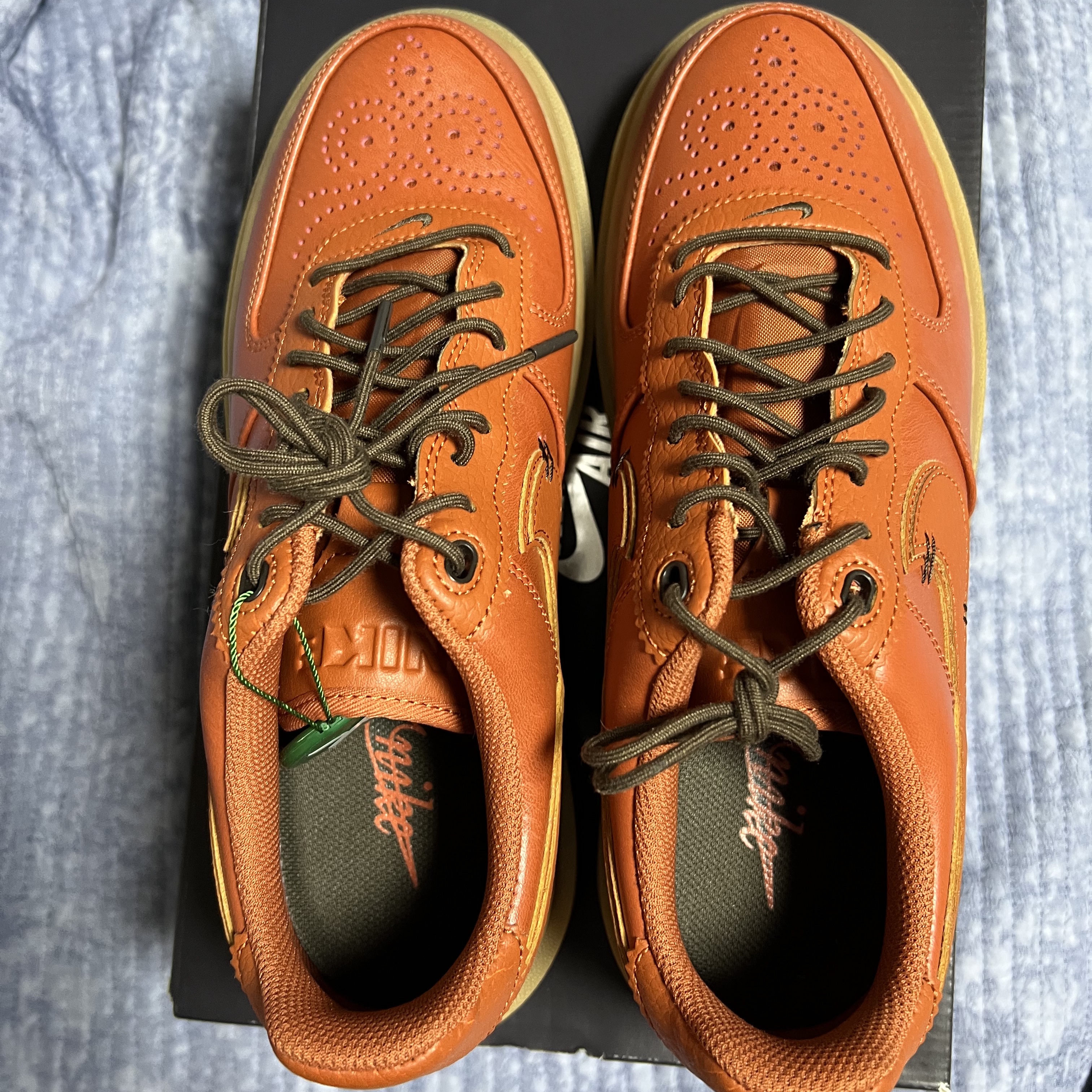 Nike Air Force 1 Luxe Burnt Sunrise 착용 스타일 - 1