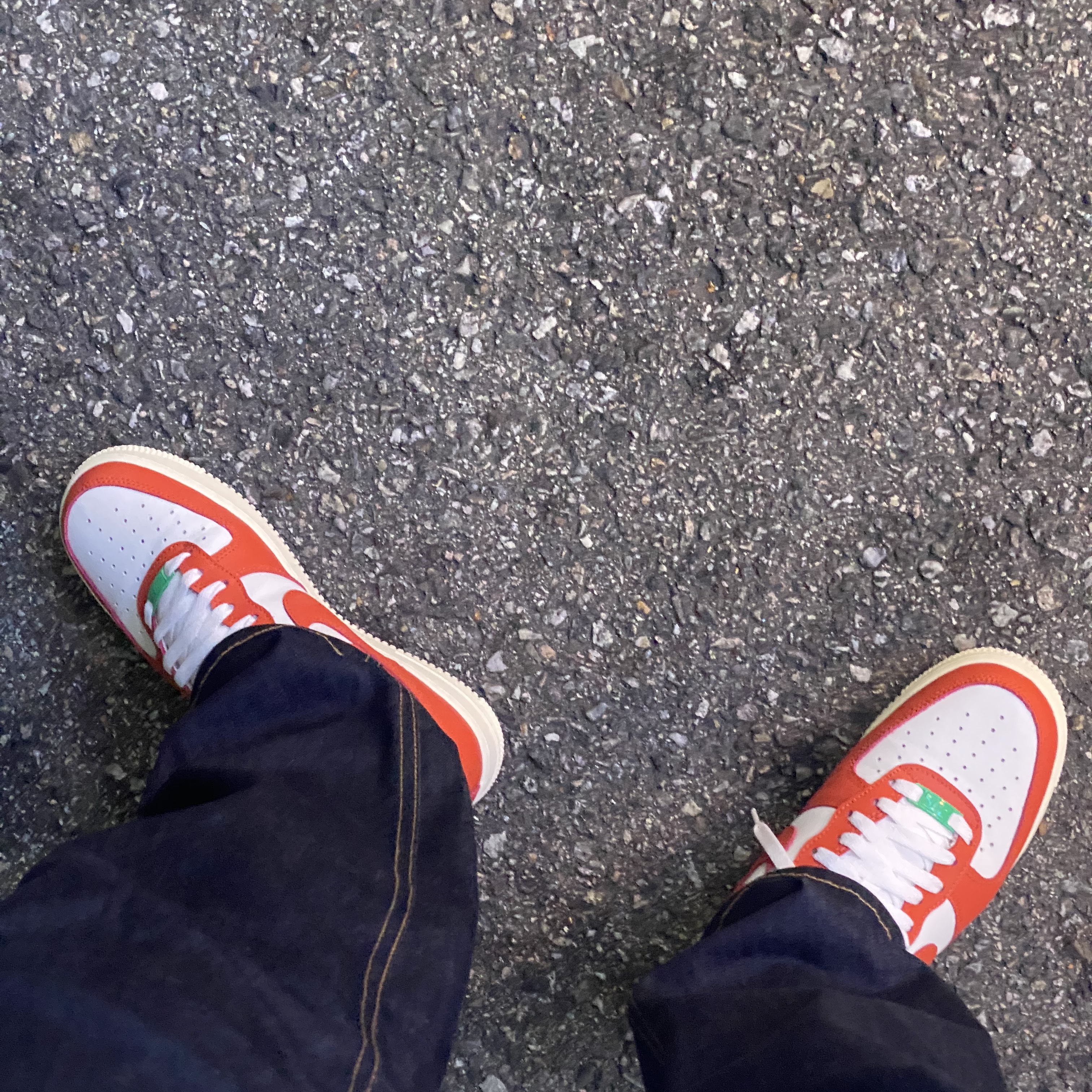 Nike Air Force 1 '07 LV8 Pojangmacha 착용 스타일