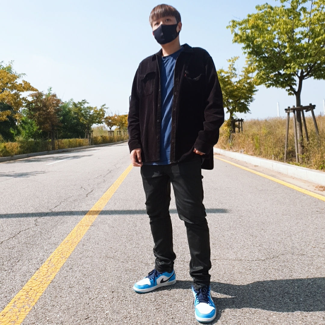 Jordan 1 Low Dark Powder Blue 착용 스타일 - 3