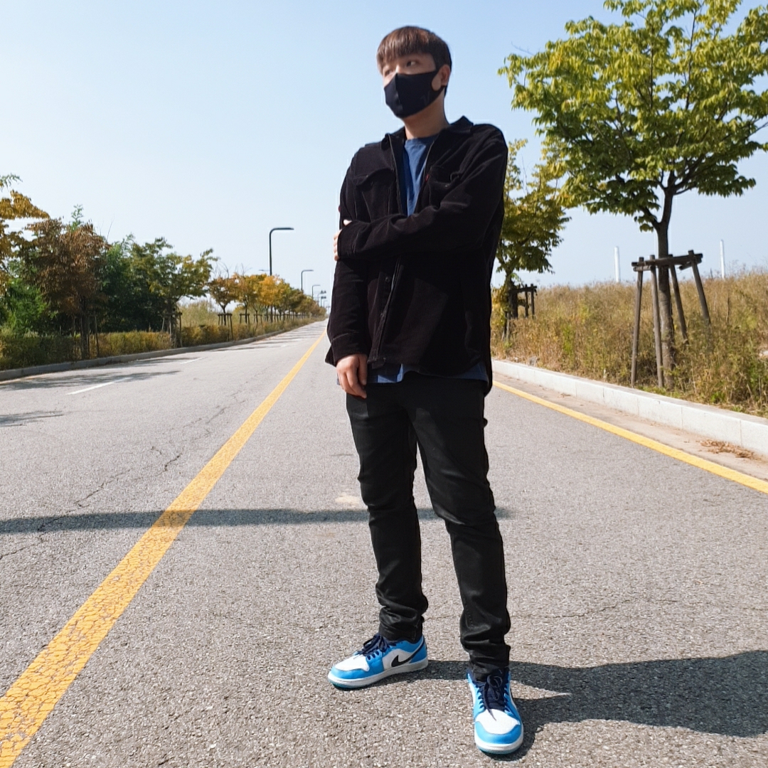 Jordan 1 Low Dark Powder Blue 착용 스타일 - 1