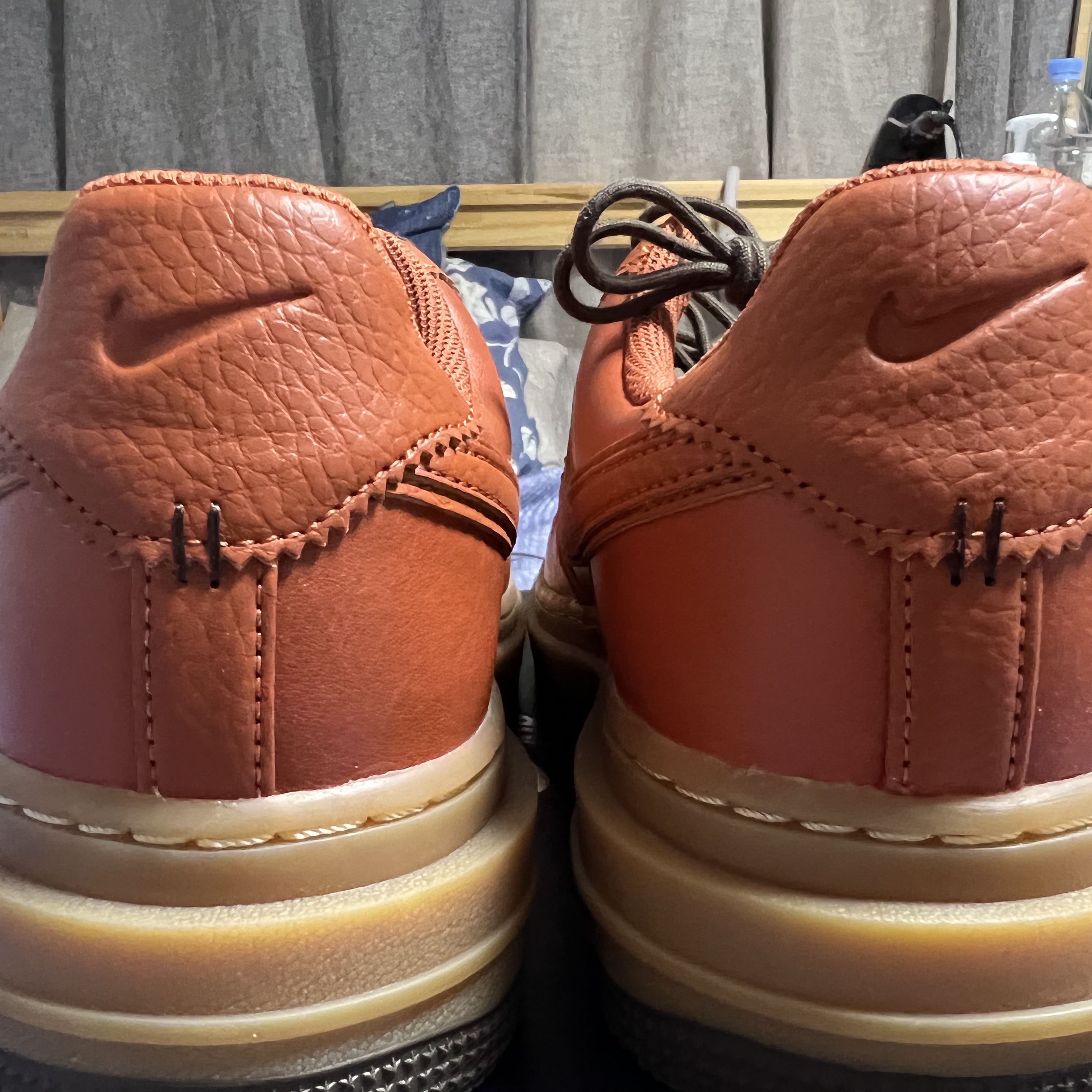 Nike Air Force 1 Luxe Burnt Sunrise 착용 스타일 - 3