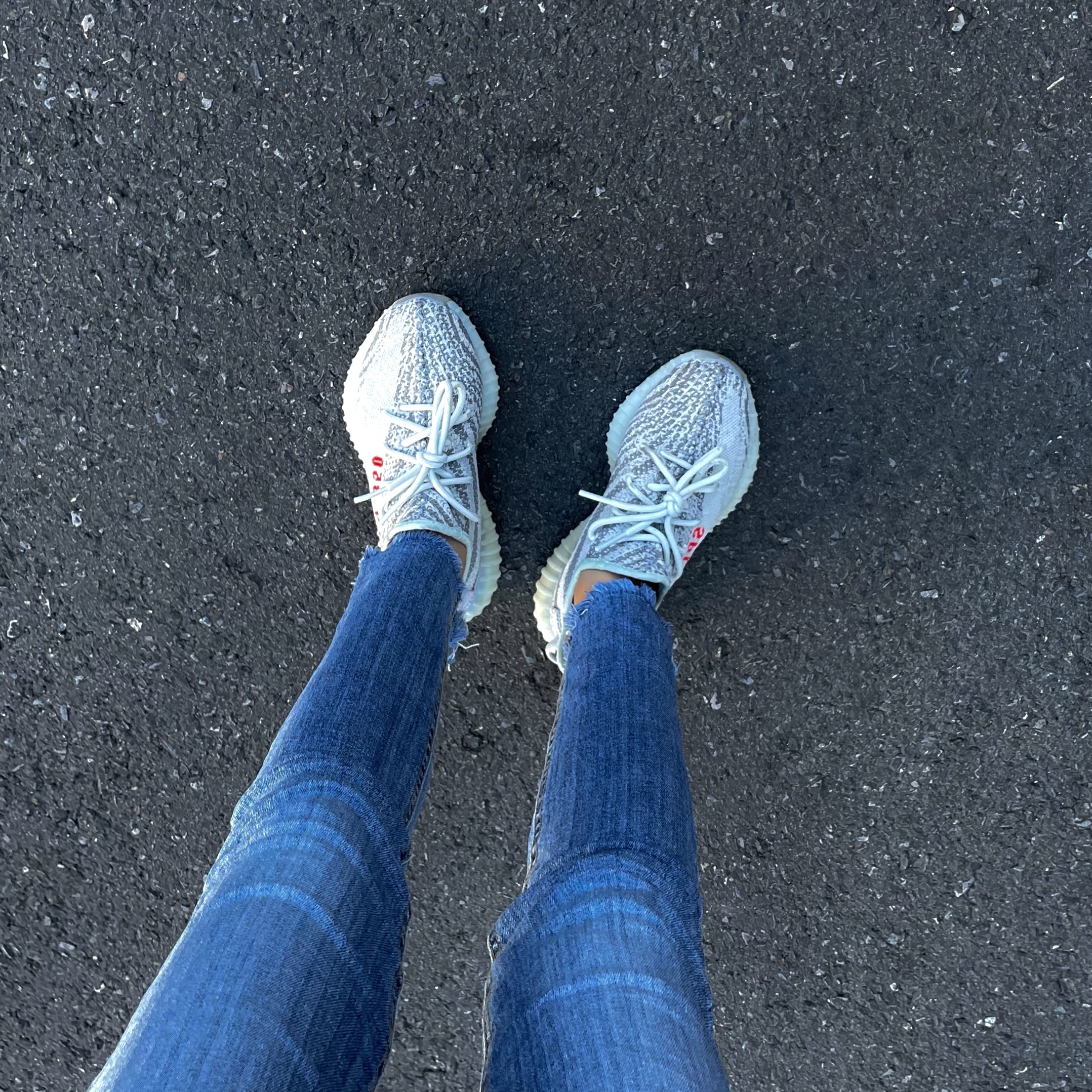 Adidas Yeezy Boost 350 V2 Blue Tint 2017 착용 스타일