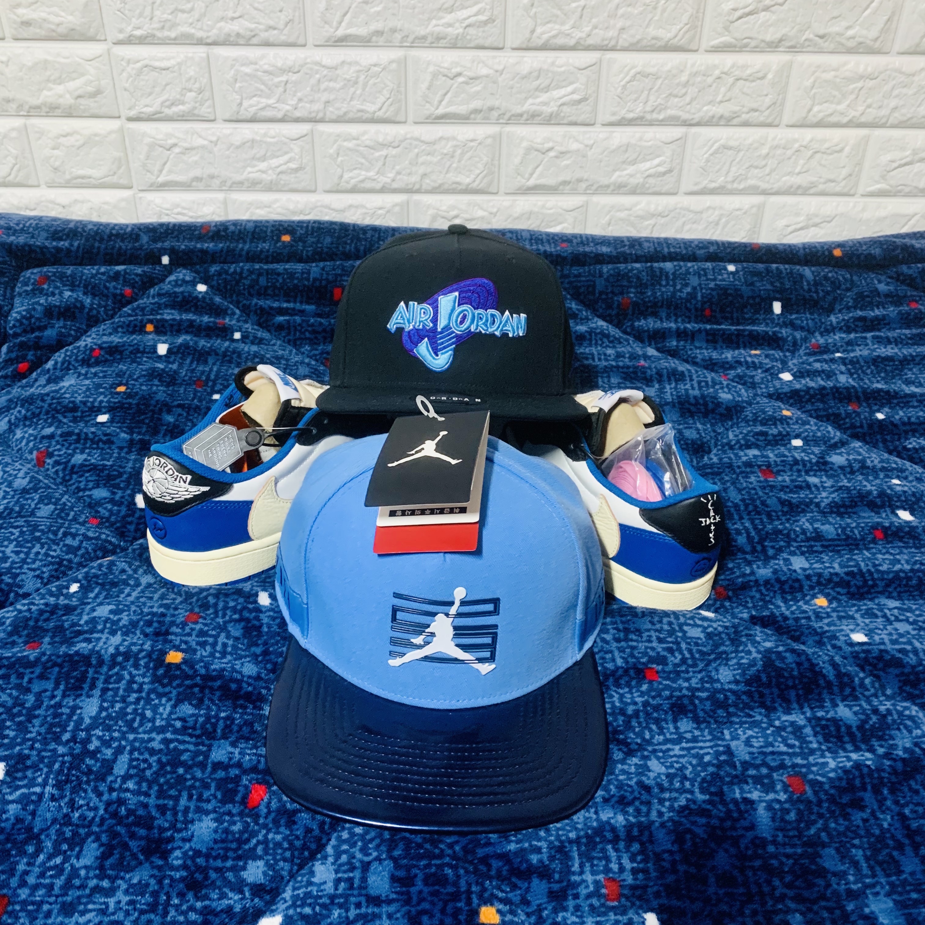 Jordan 1 x Travis Scott x Fragment Retro Low OG SP Military Blue 착용 스타일 - 2