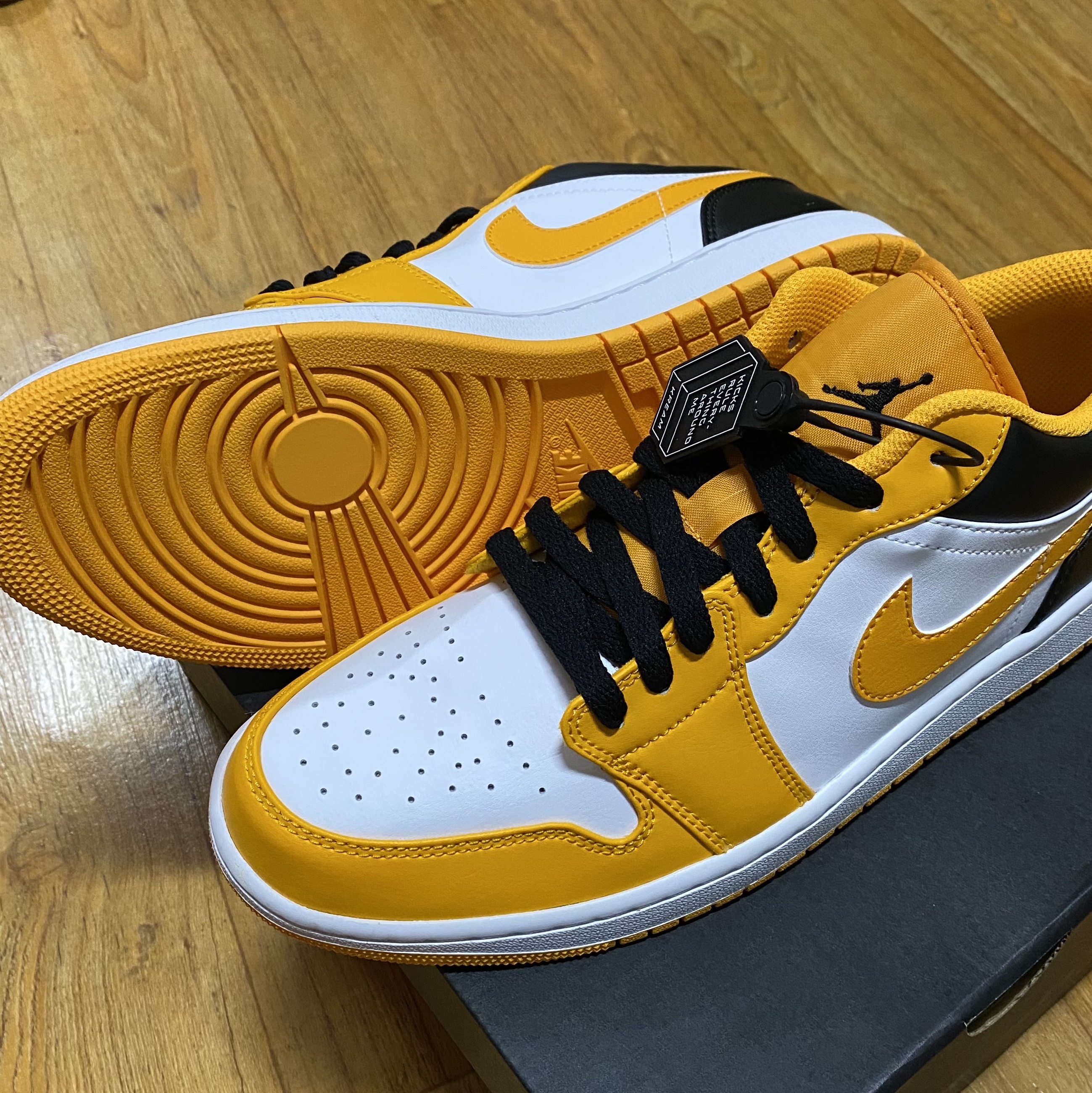 Jordan 1 Low Taxi 착용 스타일 - 1