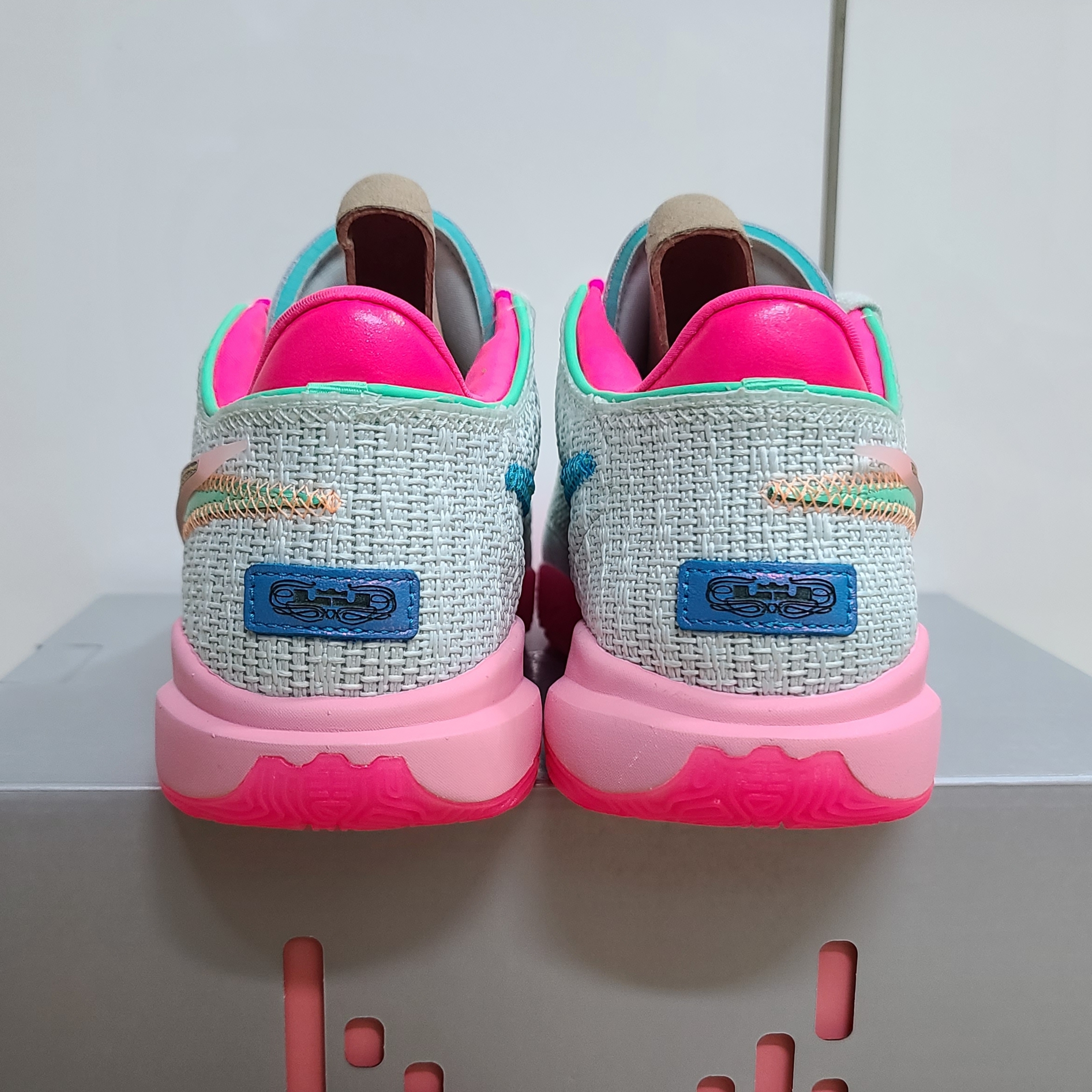 Nike LeBron XX EP Barely Green 착용 스타일 - 3