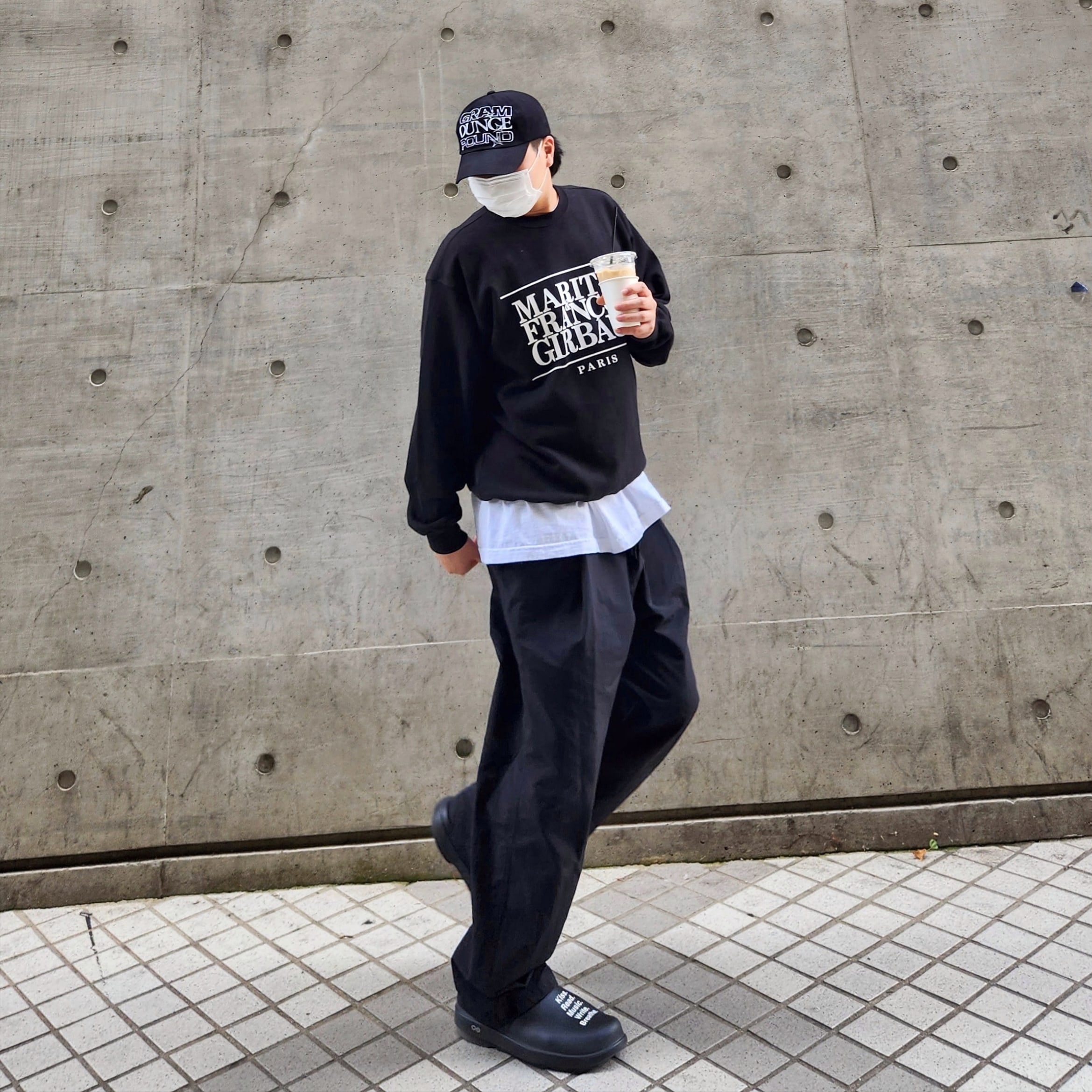 Oofos x Takahiromiyashita The Soloist The Soloist's Way Of Life Clog Black White 착용 스타일