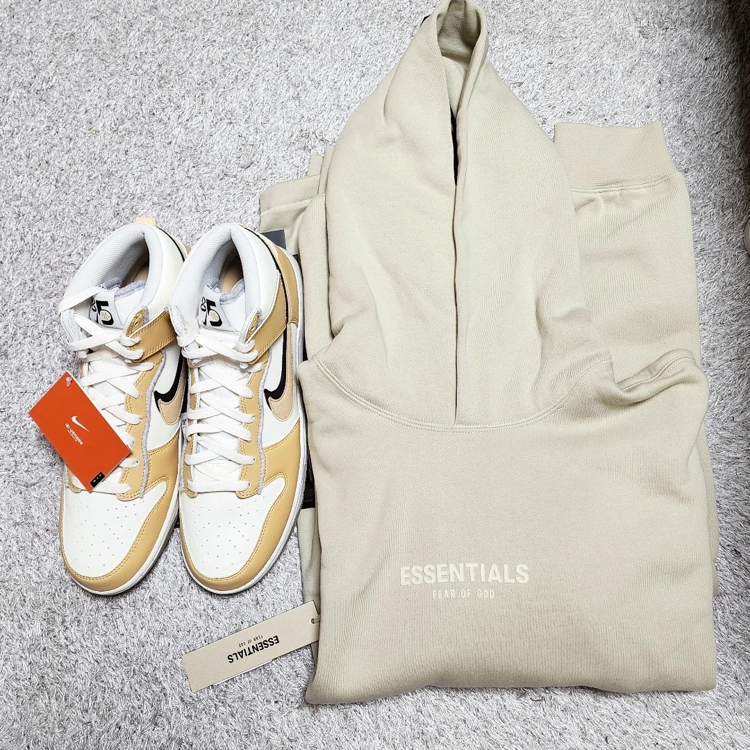 Essentials Relaxed Hoodie Wheat - 22SS 착용 스타일