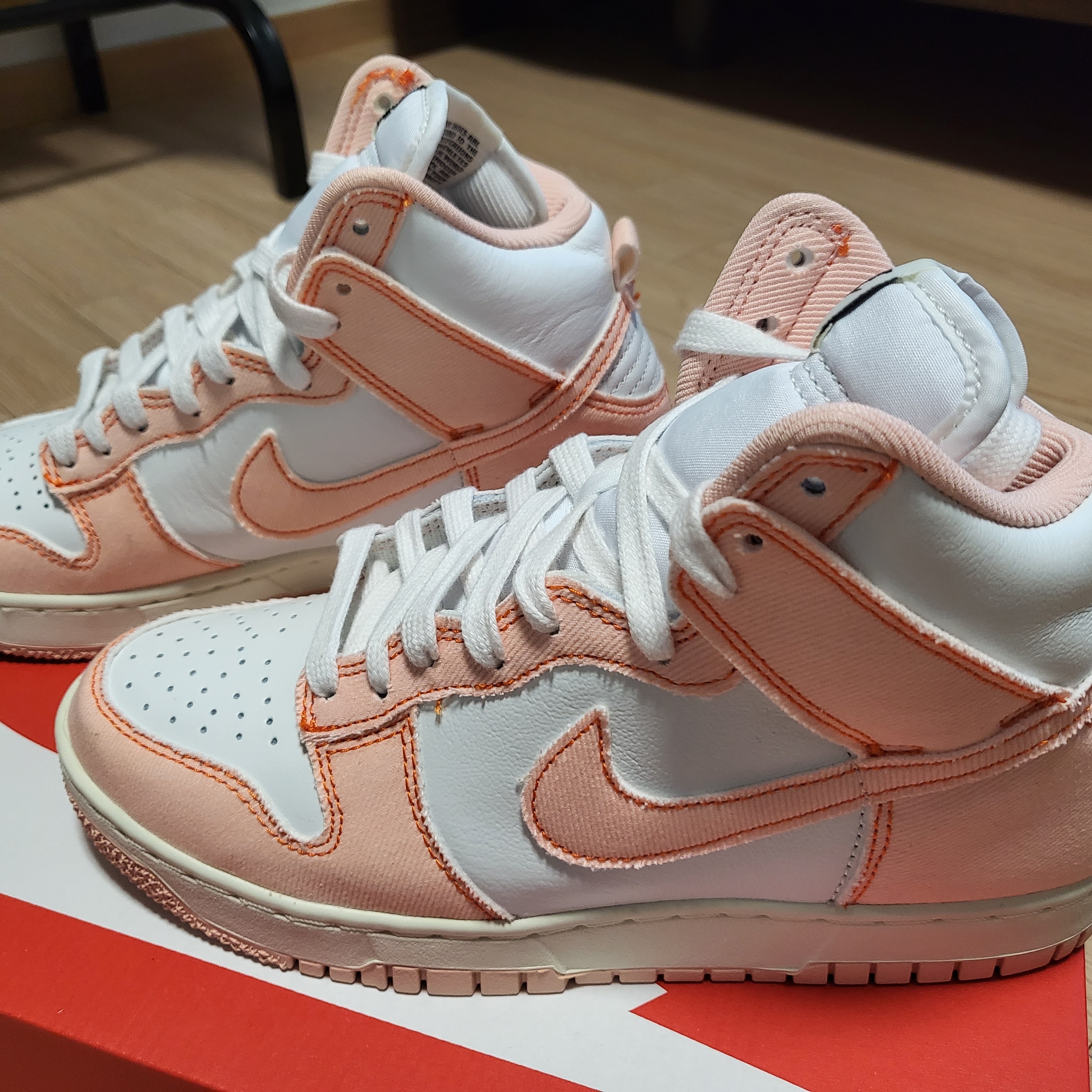 (W) Nike Dunk High 1985 Arctic Orange 착용 스타일 - 2