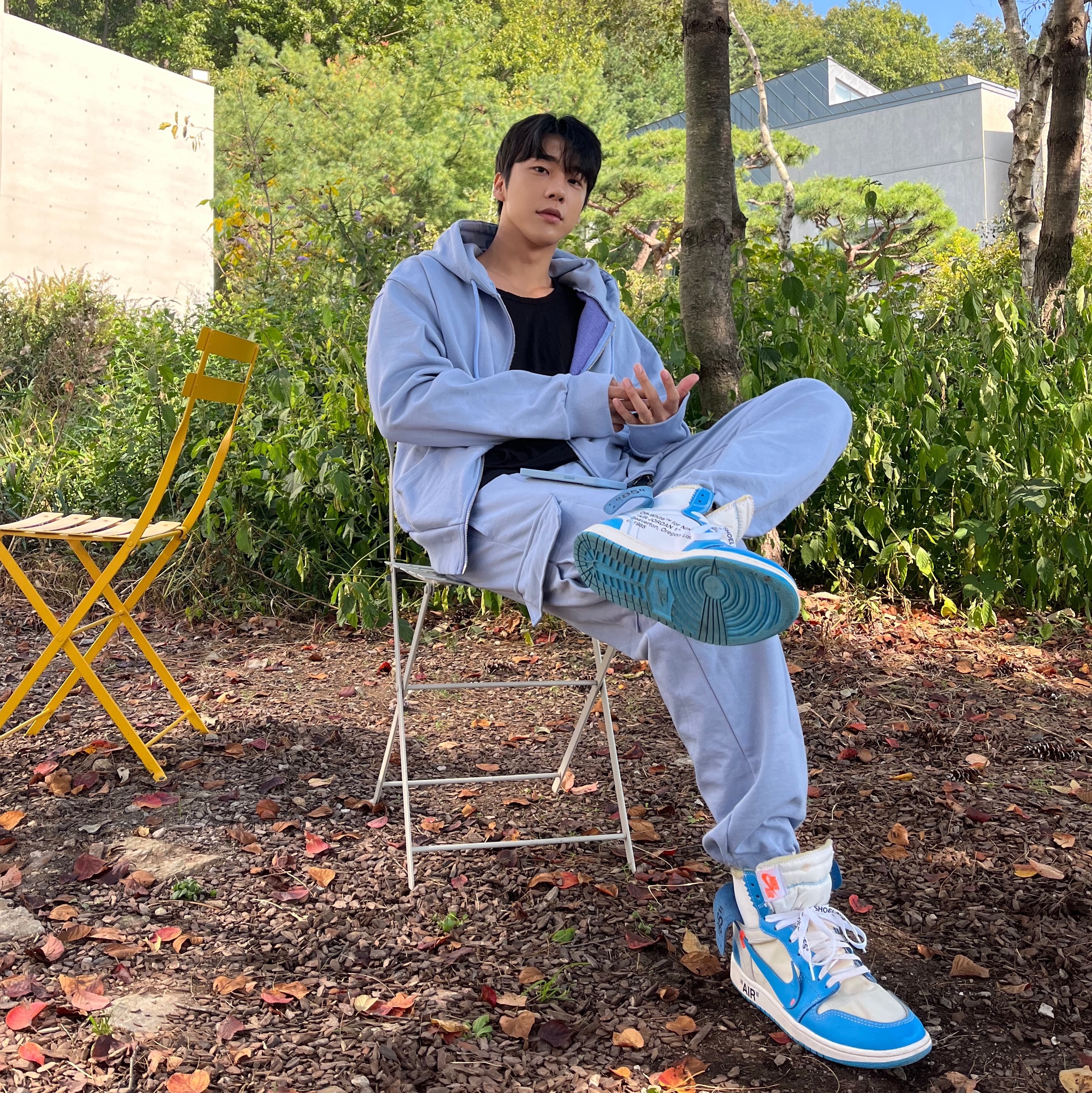 Jordan 1 x Off-White Retro High University Blue 착용 스타일