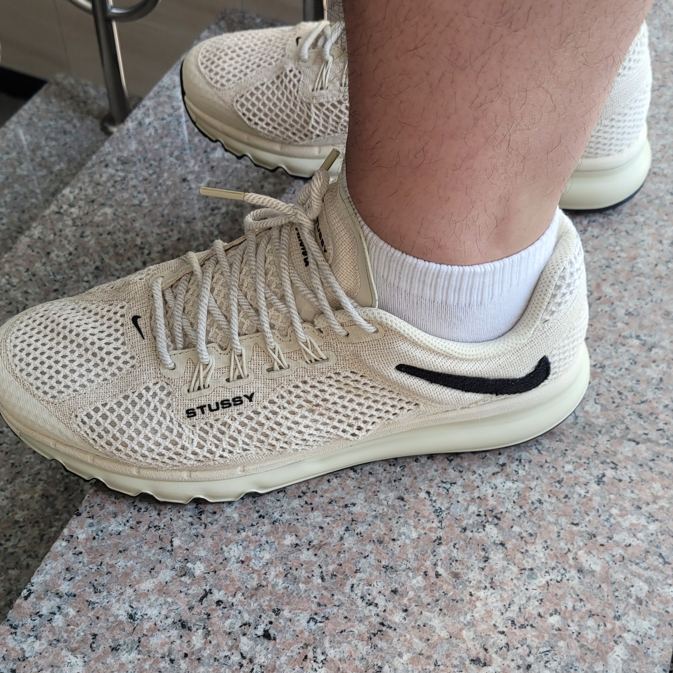 Nike x Stussy Air Max 2013 Fossil 착용 스타일 - 2