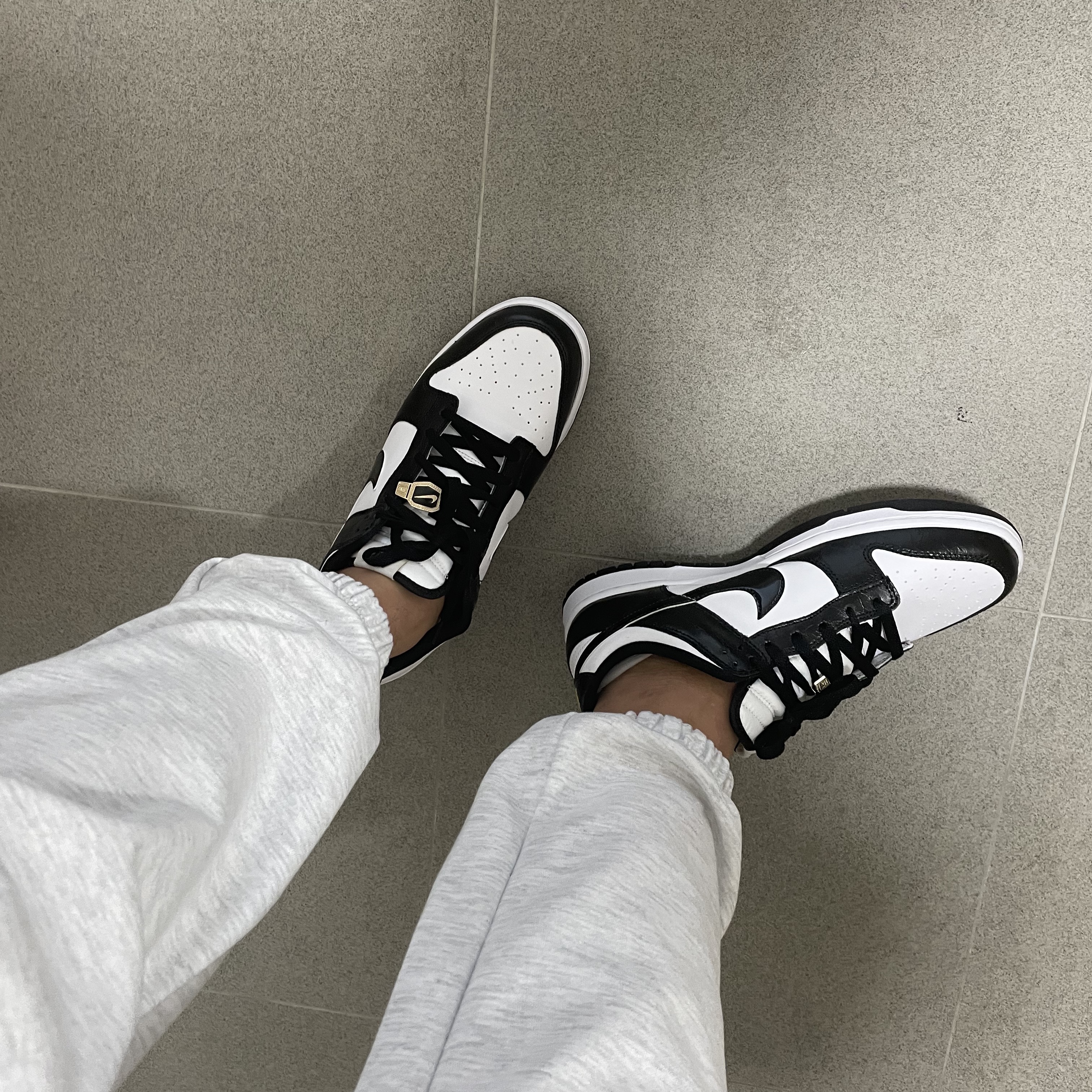Nike Dunk Low Retro SE Black 착용 스타일