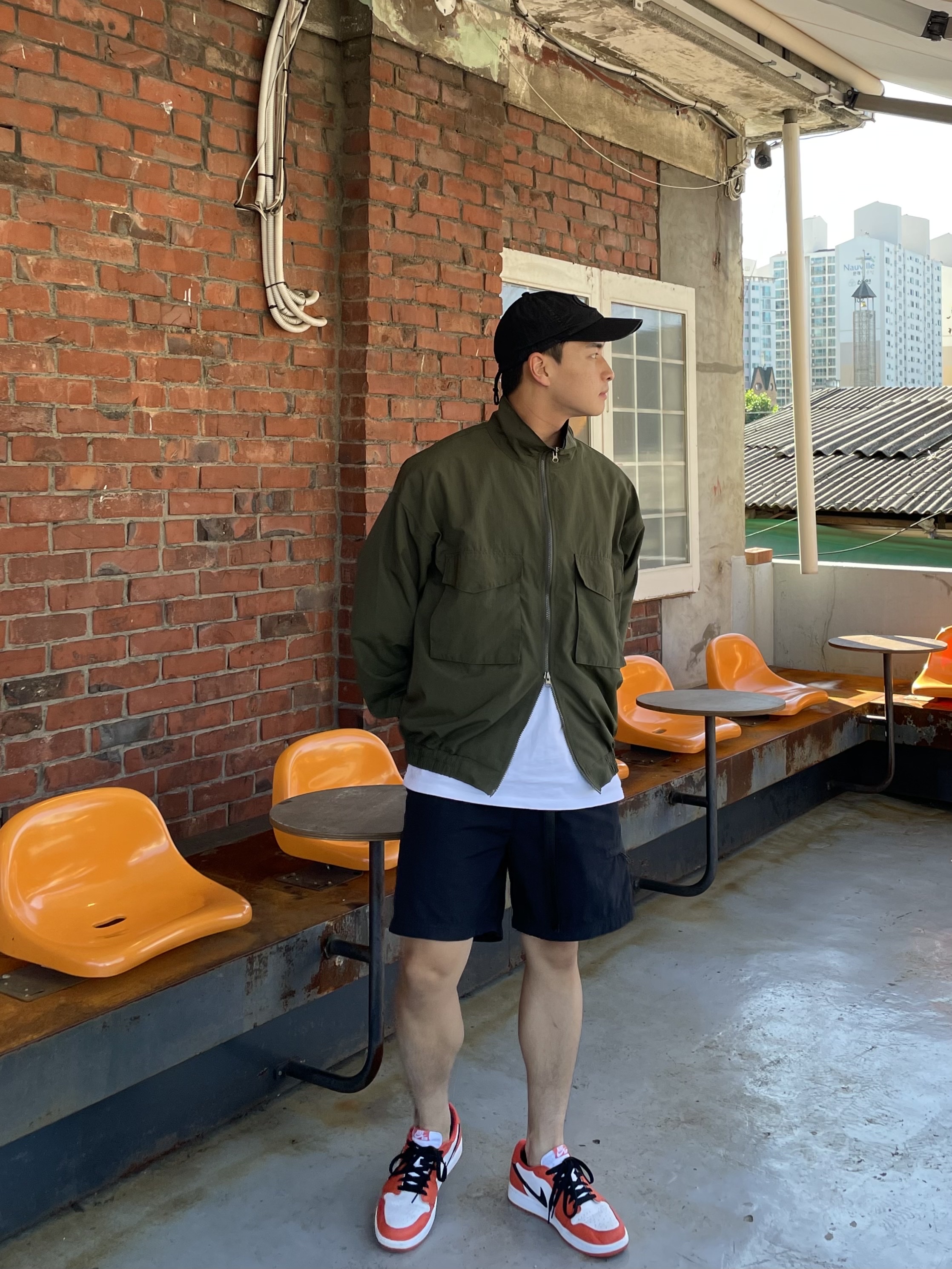 Jordan 1 Low OG Starfish 착용 스타일 - 2